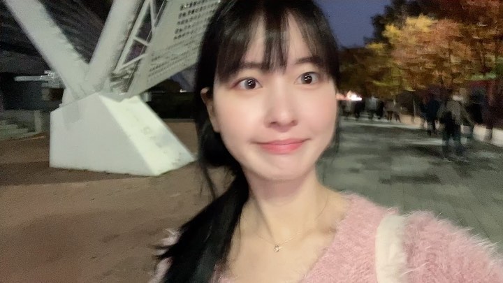 웜톤인데 뿌염 귀찮아서 그냥 쿨톤 하기로 함 #흑발 
잔보 보러 갔다가 노래 감상 잘하구 옵니당💚

#잔보 #gmf2022 #올림픽공원 #그랜드민트페스티벌 #존박