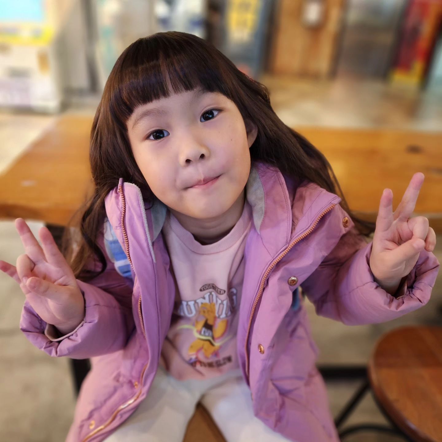 우리 장빵구 앞머리 자른날
기침은 밤에만 하는 것이냐
왜 낮에는 멀쩡하니?
내일은 얼집 가쟈ㅋ

피부과 갔다가 머리자르고 도넛사고
소아과 갔다가 좋아하는 가래떡까지 사고 집에옴

근데 엄마 넘나 힘들다?ㅋㅋㅋ

#첫째 #6살 #곧7살 #장빵구 #앞머리자른날 #꾸아퍼스트하단점  #18년생 #개띠맘 #육아맘 #육아일상