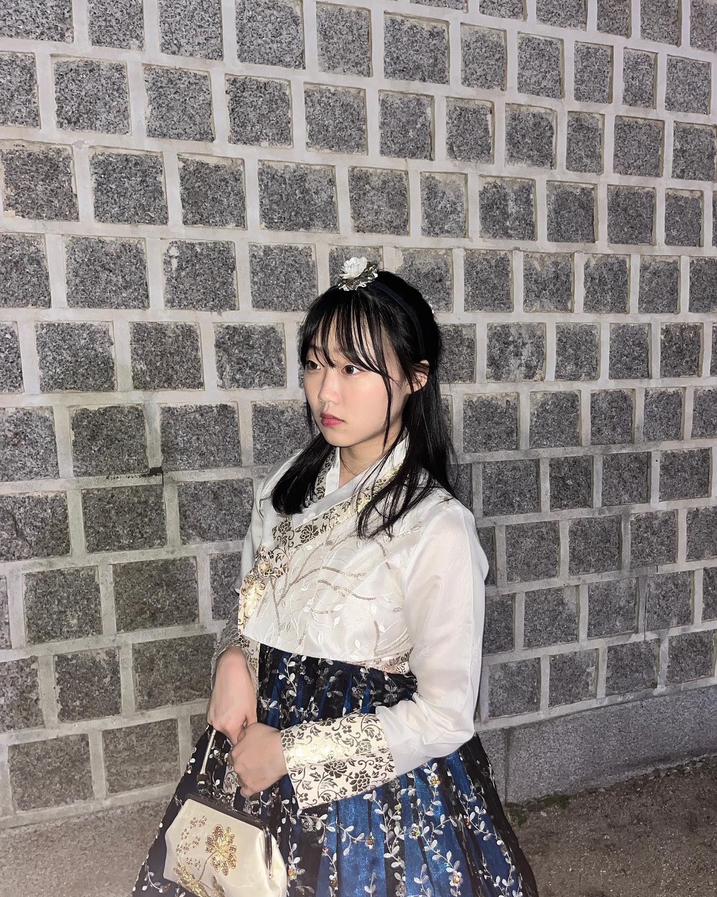 경복궁에 가니 
가슴이 아리고 눈물이나
-
-
-
#ootd #서울 #한복 #07 #경복궁 #korea #hanbok #seoul #야간개장 
-
미안합니다 저 멘트 해보고 싶었어요