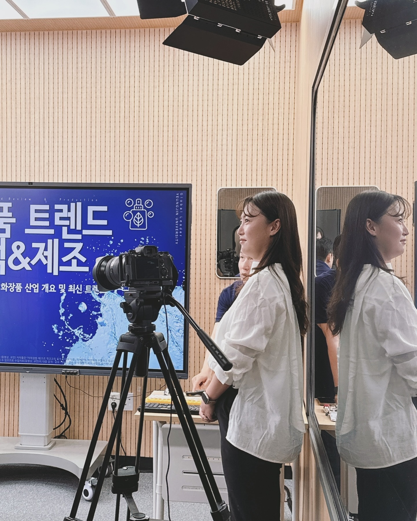 인강 찍는곳은 이렇게 생겼구낭 싱기햇✨
전문 방송인 체험중. . .🤓

#영진전문대 #교수학습지원센터