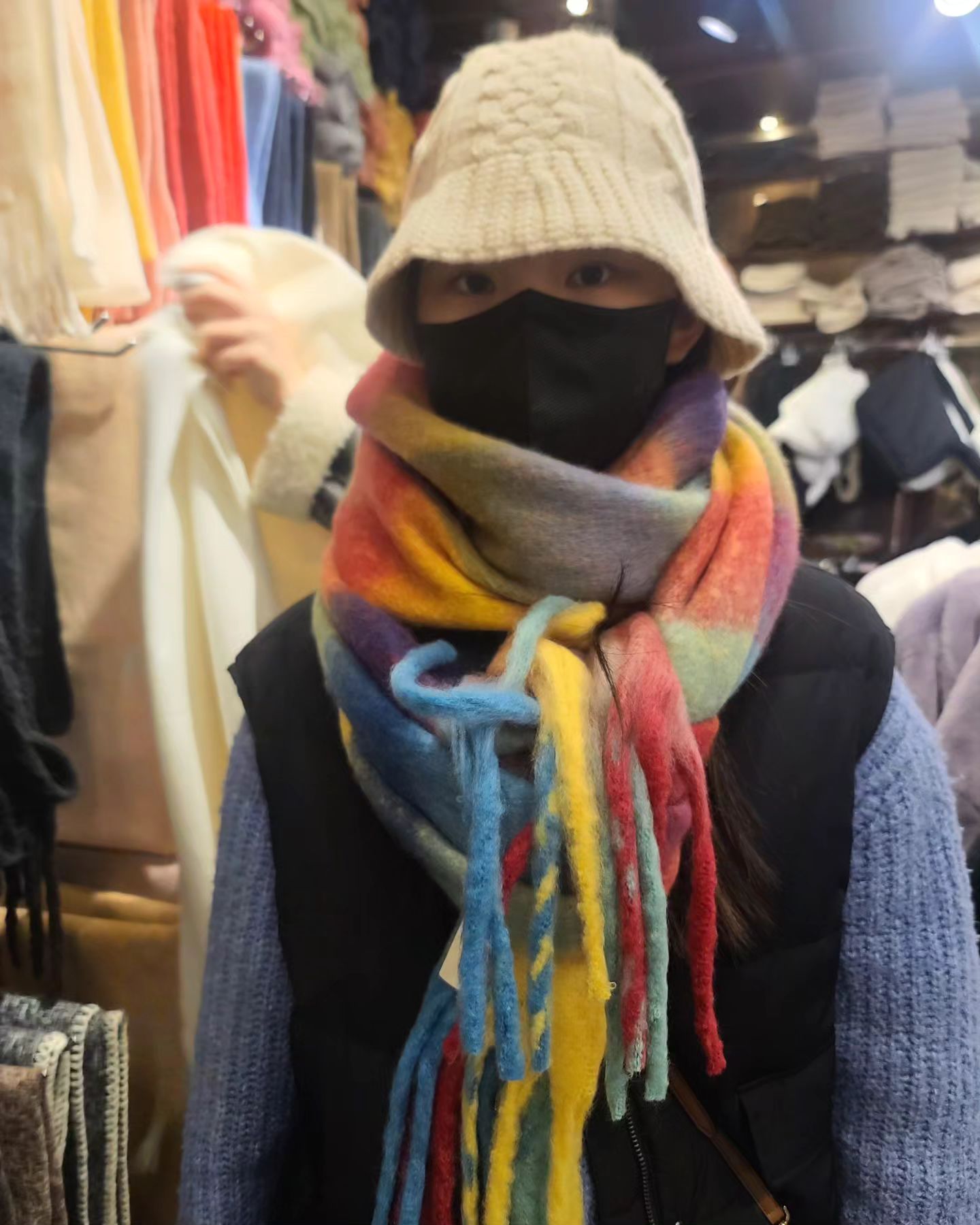 오늘의 픽은?
#홍대
#2023년마지막
#목도리