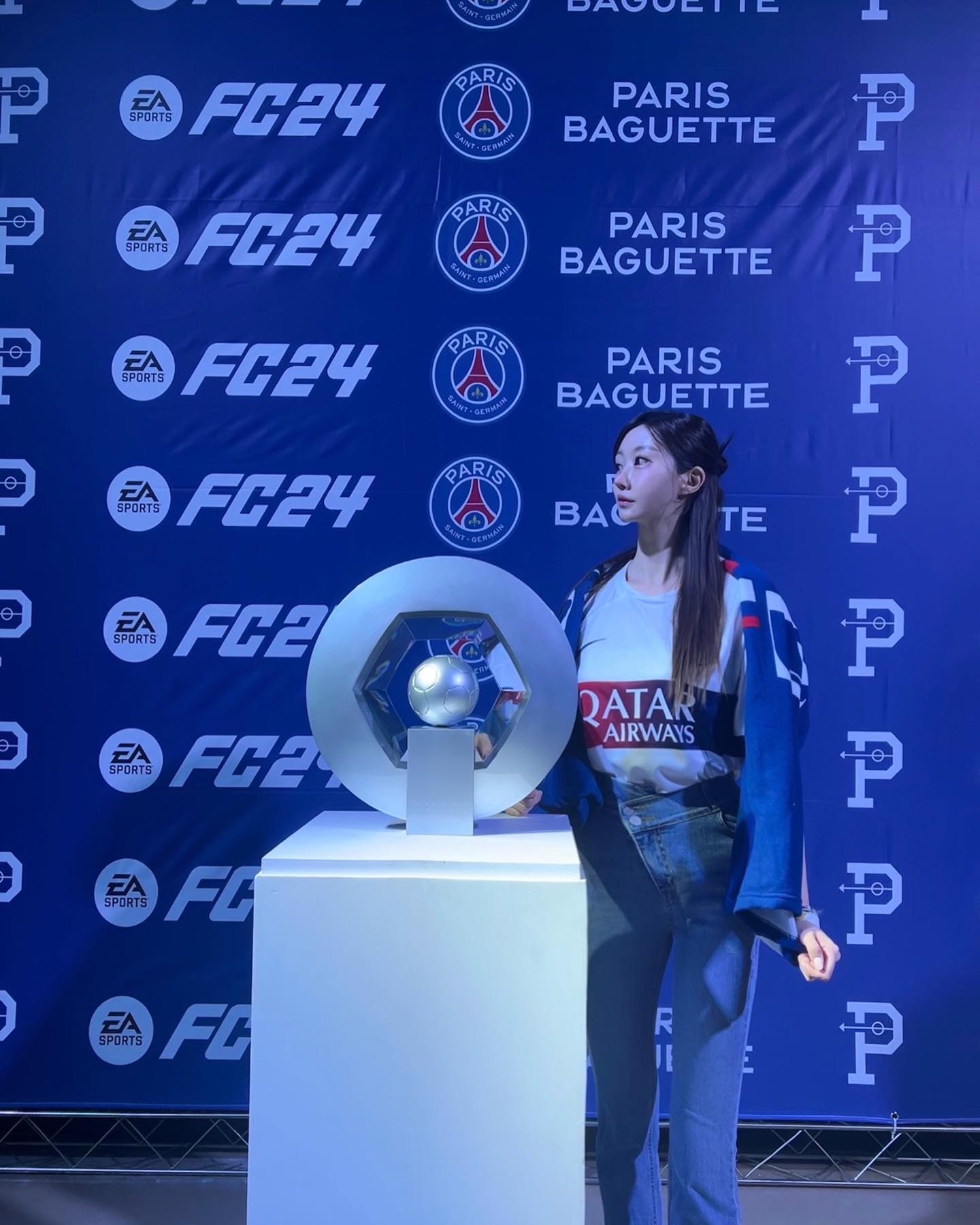 over_the_pitch X psg Viewing Party ⚽️ 

멋진 공연들도 보고 한글 유니폼입고 뛴 어제 경기도 이겨서 체고체고 ..🫶
우연히 만난 홍철형님은 성격 넘 좋으시고 짱짱 😆👊🏻