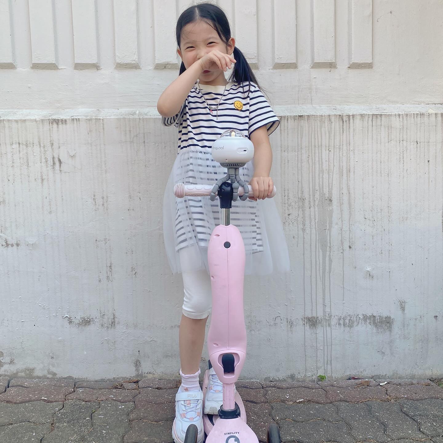 #유라그램

유라 킥보드 새로 사줘야겠눈데
두 발 킥보드는 쫄보라 못 탈 거 같고ㅠㅠ
세 발 킥보드로 예뿌고 큰 거 옶나요ㅠㅠ
아시는 고 있으시면 마구마구 추천해주세용💜