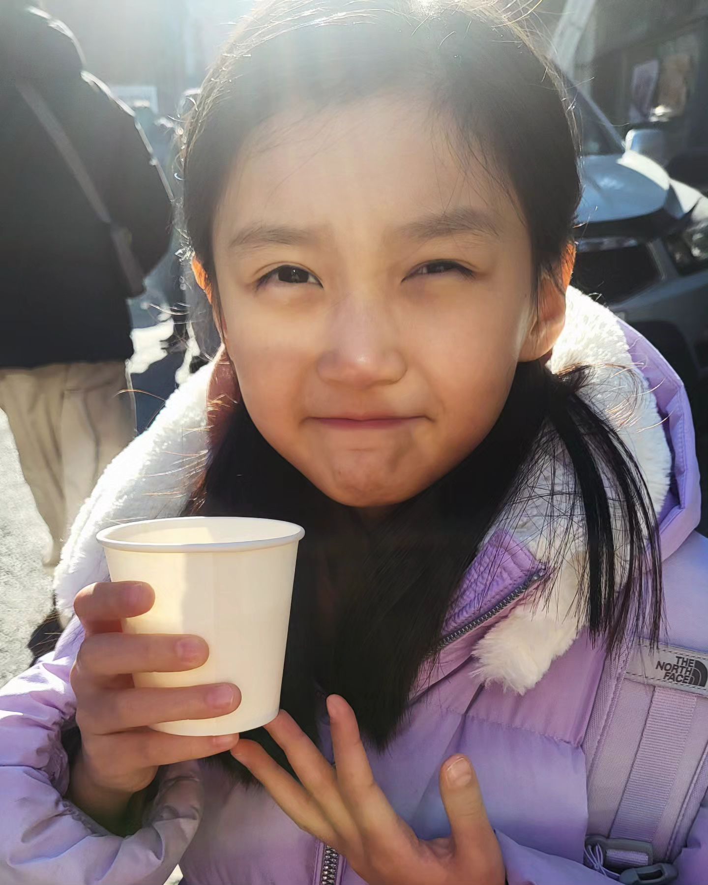 촬영장에서 마시는 유자차가 꿀맛이쥬~

스텝분께서 직접 말아주신 뜨끈한 유자차 마시고

30분만에 퇴근. 대기는 두시간인거 안비밀~
.
.
#주말마다영화촬영
#춥지않아다행
#카페에서대기는사랑입니다
#일이있음에감사