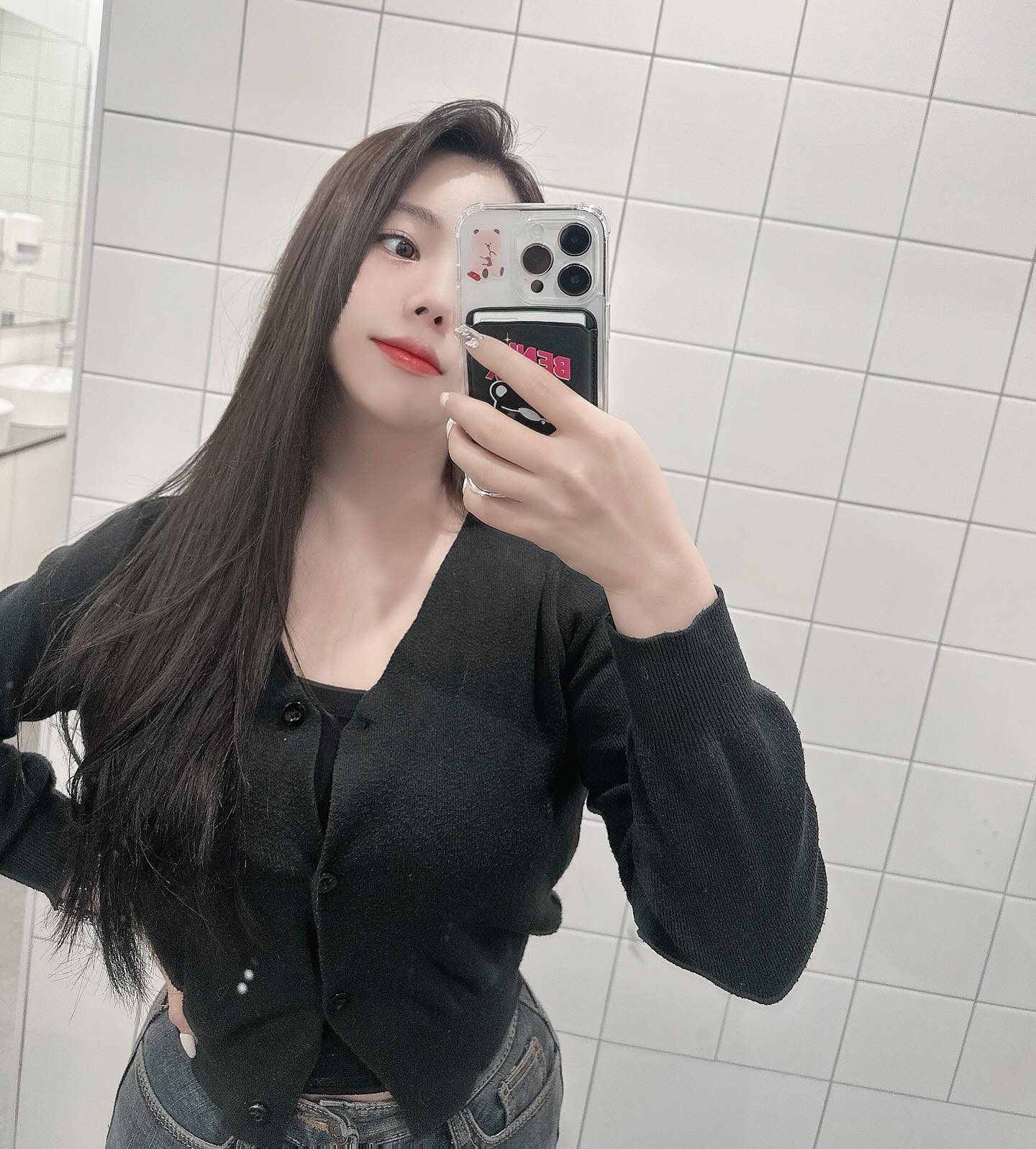 #협찬 #치카케이스 💗BENI FLEX💗

맥세이프 처음 써보는건데 엄청 편한데다가 베니가 귀여워서 기분이가 좋아😍 카드 2개 수납가능한데 1장만 넣어도 안빠지고 외출할때 집에있을때 탈부착해서 쓰니까 진짜 편해!!

 #chicacase #맥세이프케이스 #맥세이프톡 #베니 #체니 #2배자력맥세이프 #폰케이스 #폰케이스추천 #아이폰케이스 #갤럭시폰케이스 #에어팟케이스 #맥세이프케이스 #맥세이프톡 #아크릴톡 #맥세이프그립톡 #에어팟케이스
