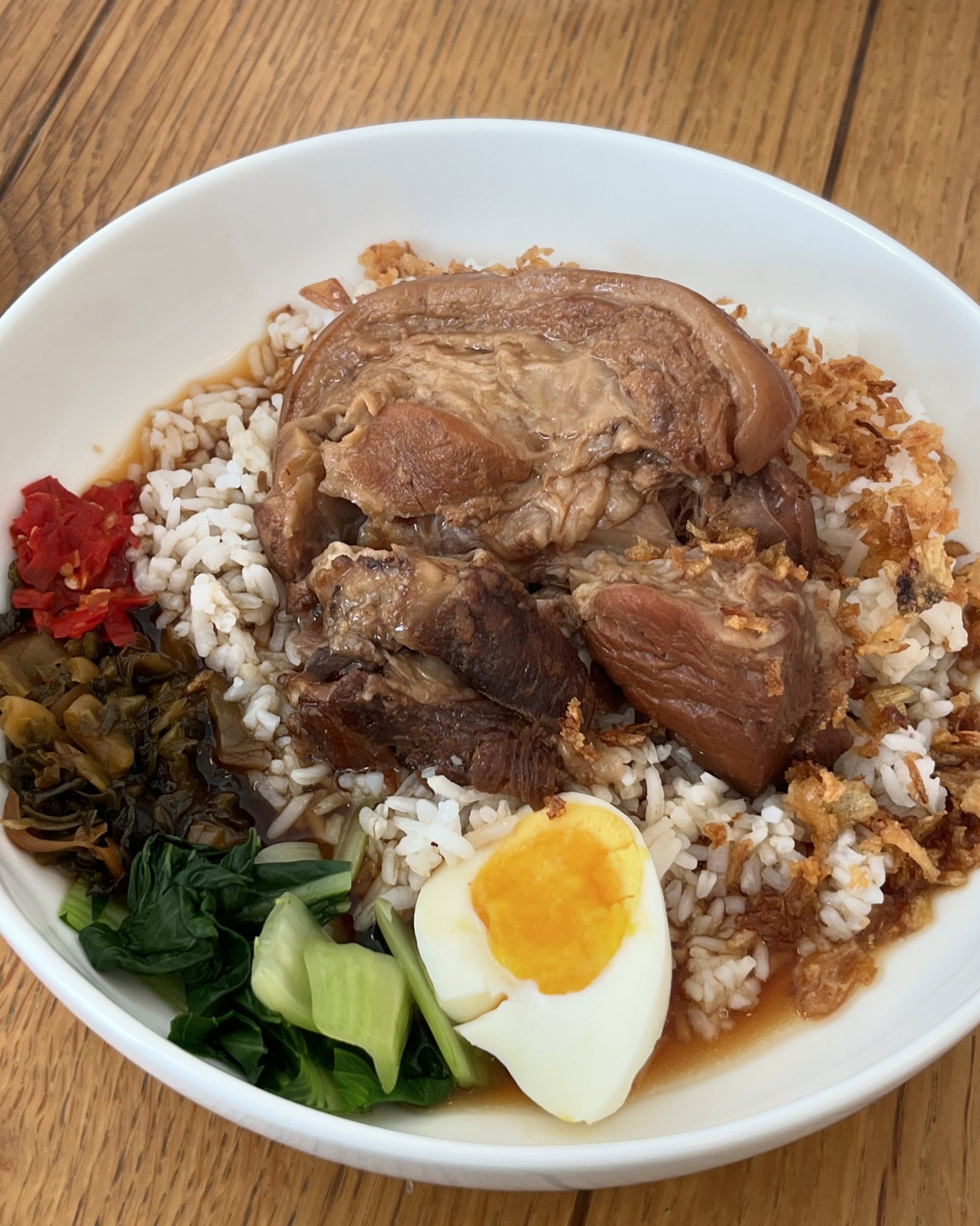 족발덮밥! 차슈덮밥! 야들야들 보들보들🐽
인테리어도 깔끔한 신상 맛집✔️ 오늘의 점심시간🫰🏻

dongyang.busan 
부산 동구 중앙대로248번길 3-11

#초량동양 #초량맛집 #신상맛집 #부산역