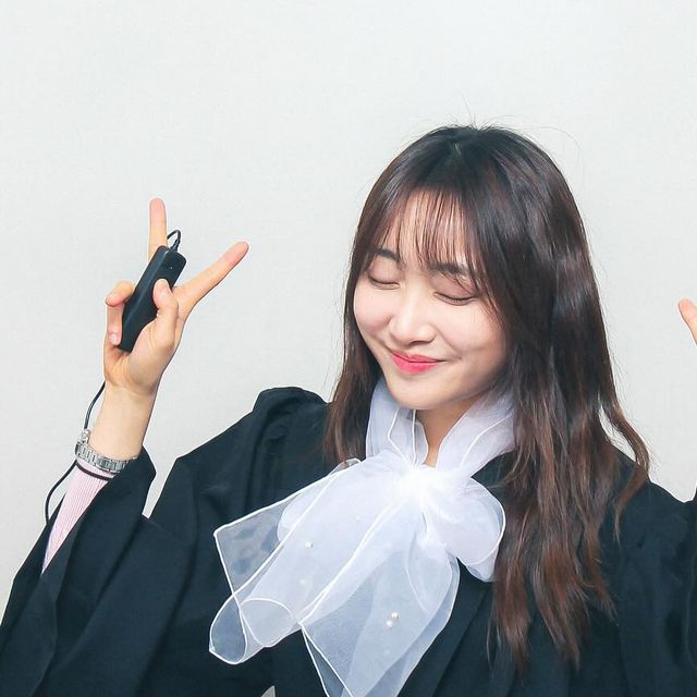 조인희 on Instagram: "#광고 #오늘우리사진관 프라이빗하게, 예쁘게, 편하게 인생샷 건져오기 SSAP 가능 ❕💖🌷✨ - 서울 전 지역에서 핫🔥한 스튜디오가 신촌에도 들어왔어요 ! ! ! 📸 - 무인