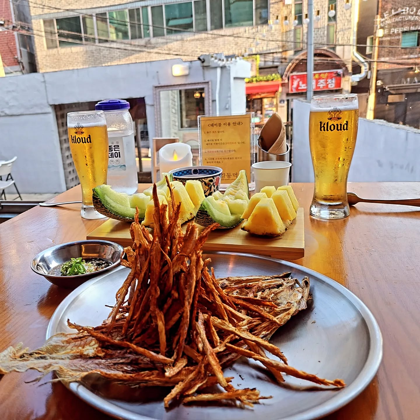 전포 감동먹태

맥주안주로는 먹태가 쥬앙💕

바삭아삭 먹태 메론파인반반 맥주 후후 

#전포맥주 #전포먹태 #감동먹태 #부전맛집 #전포술집 #서면술집 #전포감동먹태 #맥주안주 #메론파인반반 #동네술집🍻