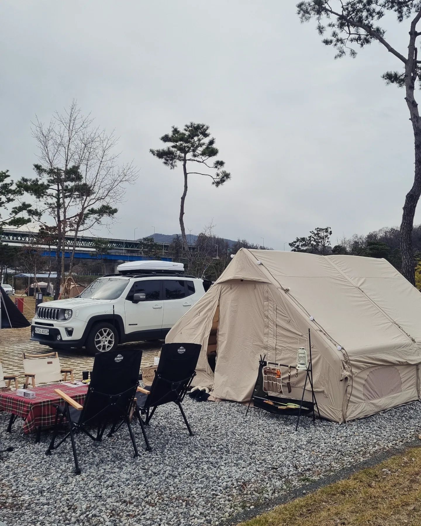 #20231110~12
오랜만에 다시 찾은 #목계솔밭캠핑장 
어제밤 영하 3도
.
그래도 #불멍 추위 극뽁!
#밤하늘의별 꽤 보임
.
올해 마지막 #캠핑