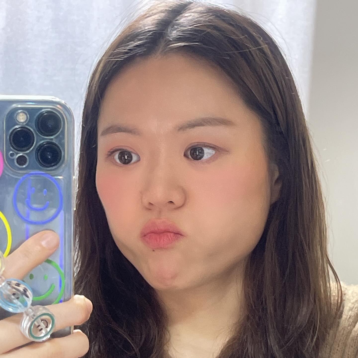 피부 얇은 건 어떻게 해야해..🤦‍♀️
콜라겐이며 지방이며 다 넣고 싶어

#agingskin