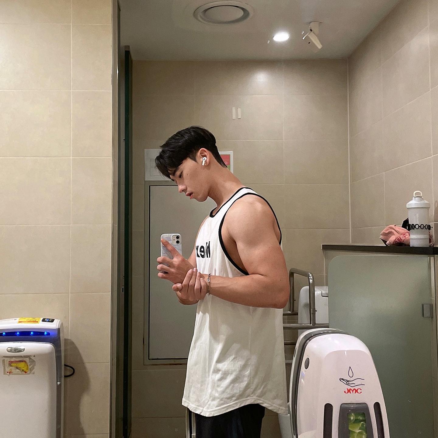 새벽에 몰래 🤪