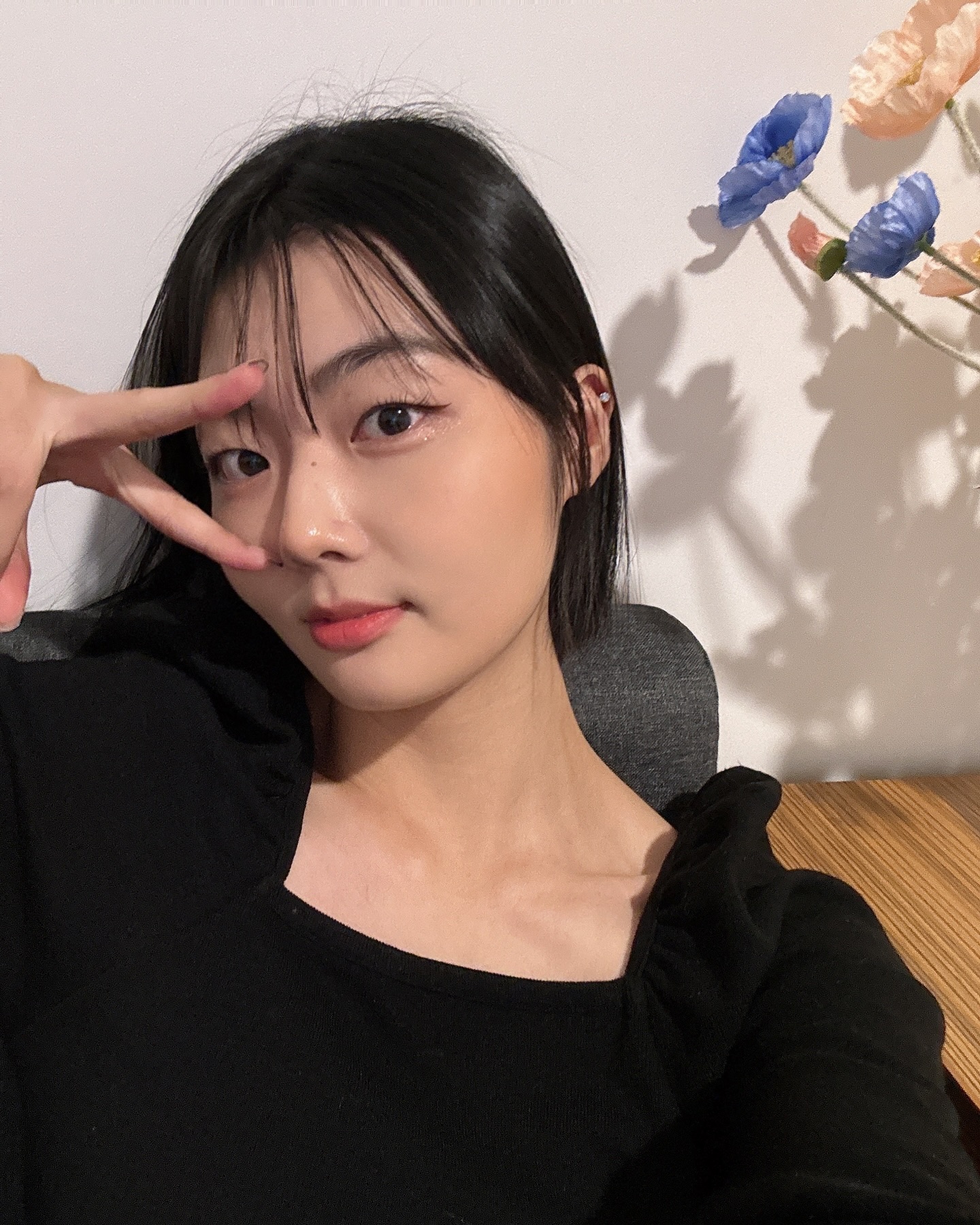 목걸이 실컷 하고 다녔으면서 왜 이 날은 안 하고 갔는가 ,, #🥲