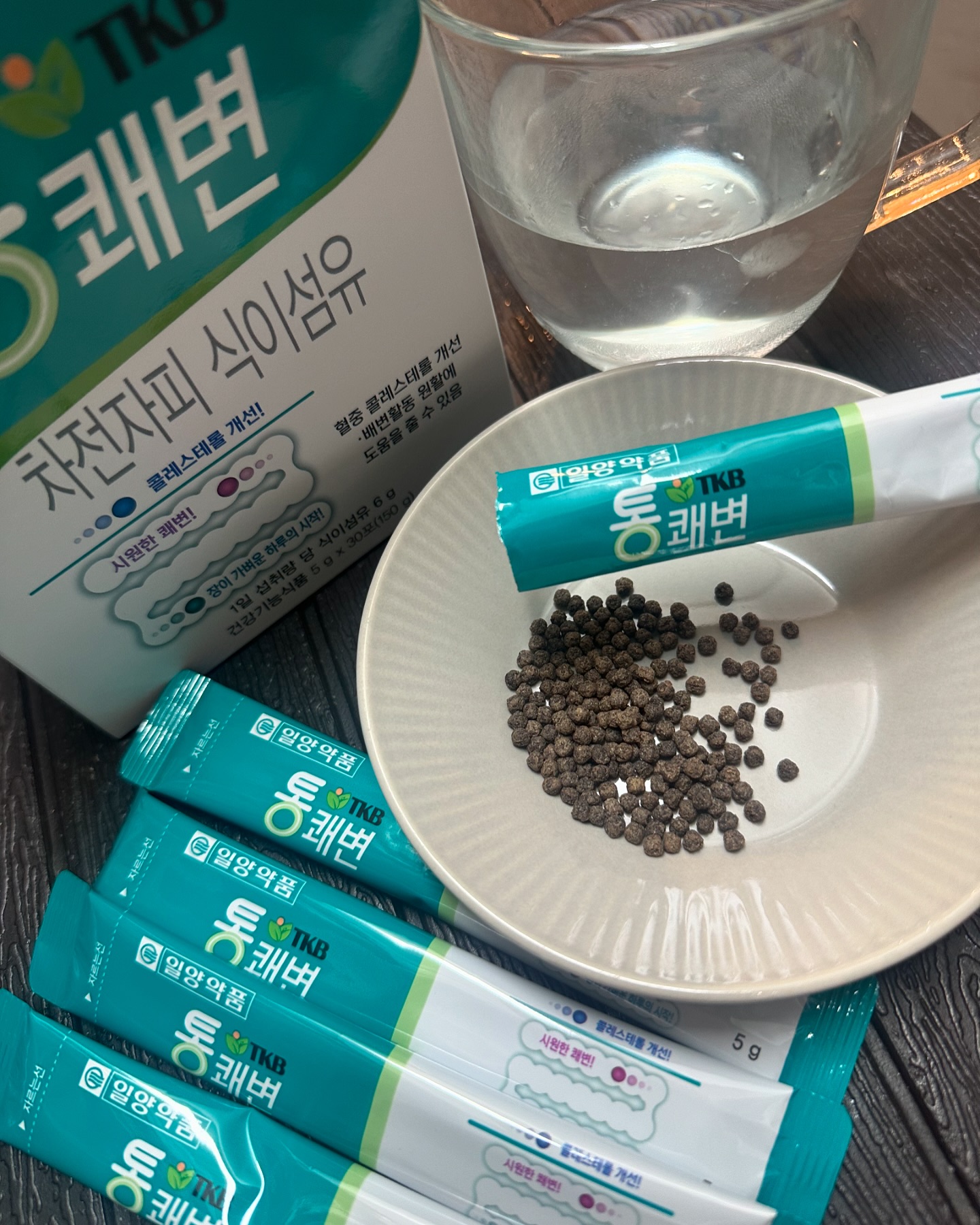#협찬

일양약품 건강기능식품
통쾌변
혈중 콜레스테롤 개선과
배변활동 원활에 도움을 주는 차전자피로
하루 가볍게 시작할수있는 제품입니다
차전자피가 몸에 들어가 수분을 흡수하면
40배나 팽창이 된다고해요!
장연동 운동을 촉진시켜줘서 배변까지 부드럽게
성공할수있게되는거죠~
85% 식물성 식이섬유라 변을 부드럽고
매끈하게 만들어주면서
부피를 늘려 장운동을 촉진시켜줍니다
화장실 고민이 많은분들 저처럼 매일 
아침에 식사전 한포씩 먹어보세요~~

#차전자피 #식이섬유 #영양보충용제품 #식이섬유배변