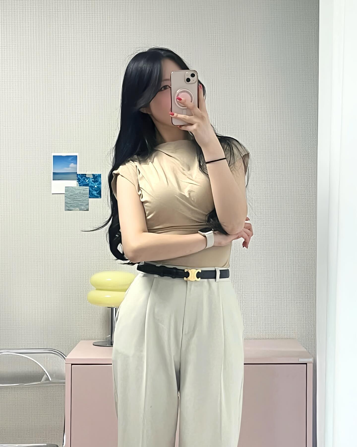 #겨울이룩 

릴스에서 반응좋았던 요 아이보리 코디 🤍
주말엔 이렇게 입으니 딱이었는데 비가오니 다시 쌀쌀하네요,,
화요팅입니다 !! 💪🏻

🏷️ 
Bottom : wonlog.co.kr #원로그 
Acc : celine #셀린느 
Shoes : sappun_korea #사뿐
