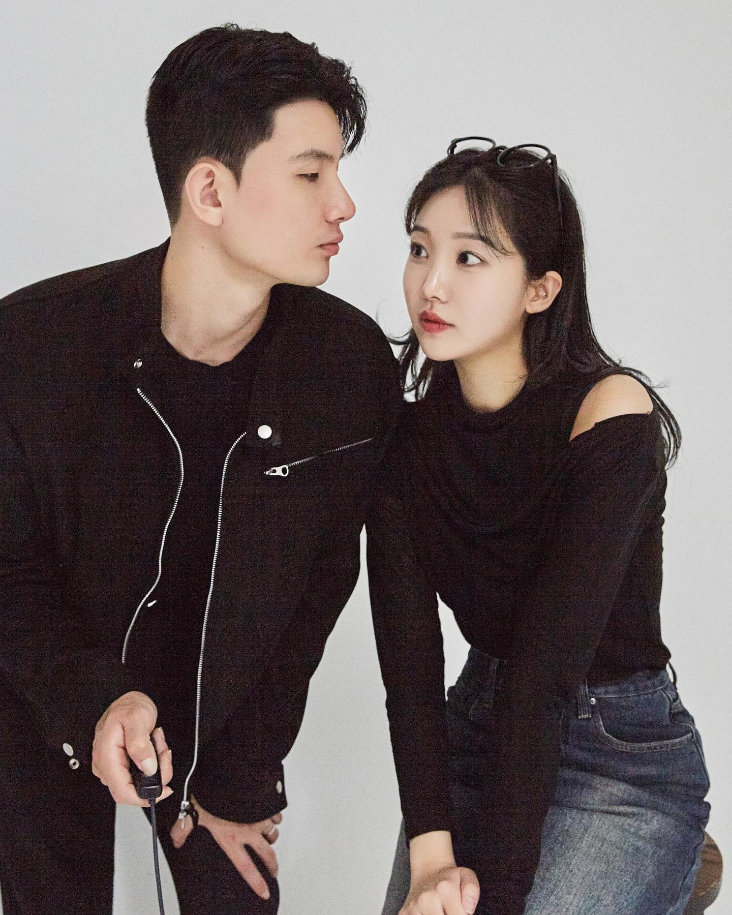 히힣