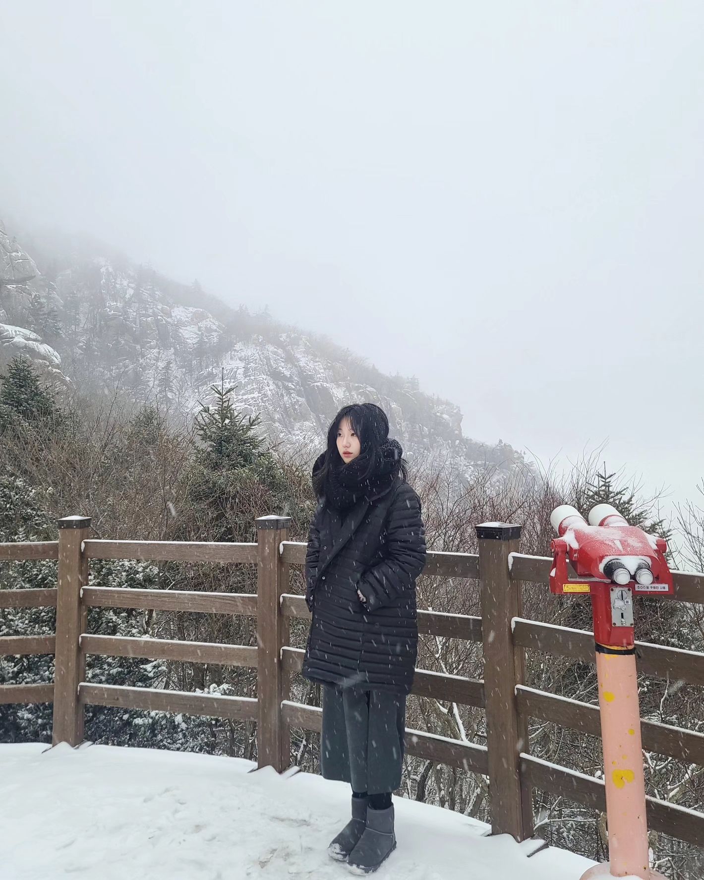 🤍❔🦷 야 쟤 사랑니 뽑았대

#겨울코디 #산에서살아남기