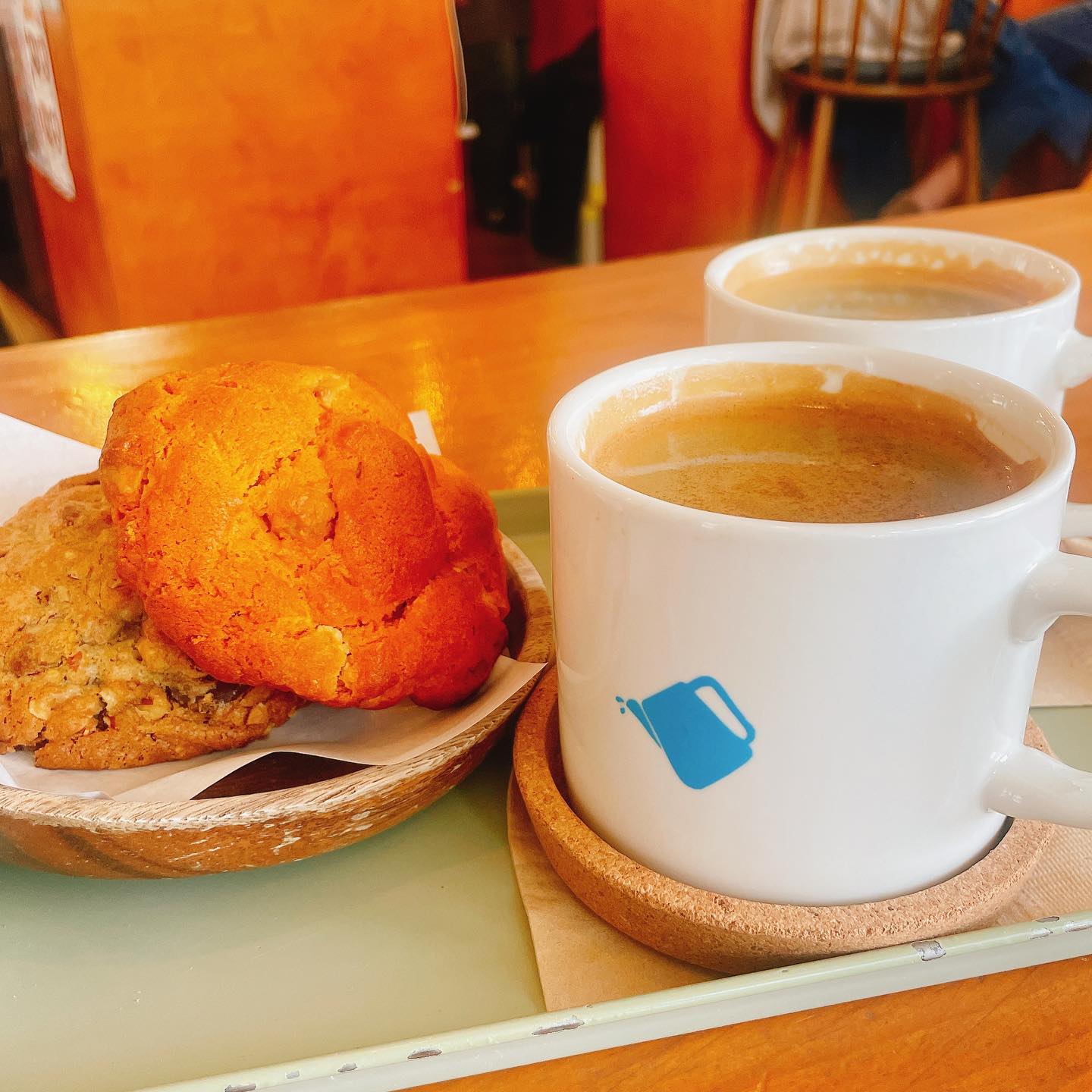 ☕️

💡미루꾸커피 본점
💡일산동구 일산로316번길 25-1

밤리단길 커피 어디가 좋냐고 물어볼때
전 여기가 제일 좋더라고요❣️

너티커피도 맛있지만
아메도 진짜 찐하고 맛있는
언제가도 웨이팅있고
주차도 빡쎄지만
미루꾸사랑해요🤎

#용블리테이블 
#밤리단길카페 
#미루꾸커피