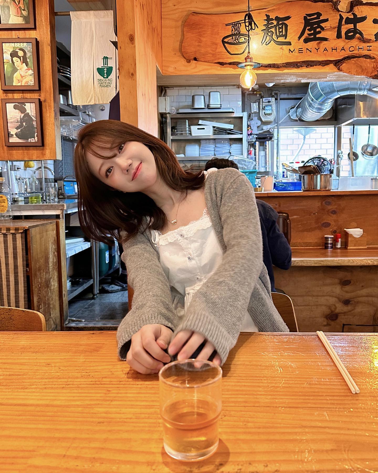 오타쿠의 심금을 울린 <진격의 거인전>
보러 드디어 홍대🏃🏻‍♂️

홍대가려면 1시간 넘게 걸려서 집순이는 진짜 큰맘먹고 가야한다구••

그치만 그 수고가 아깝지 않을만큼 행복했따••^^!
최애 사샤도 보구•• 
근데 굿즈는 맘에 드는게 없어서 못삼•••

그리구 생각보다 진격의 거인전 카페 맛있드라구여••?! 
아이스크림 강추🍦👍🏻

#진격의거인전 #진격의거인 #내돈내산 #進撃の巨人 #進撃の巨人展
