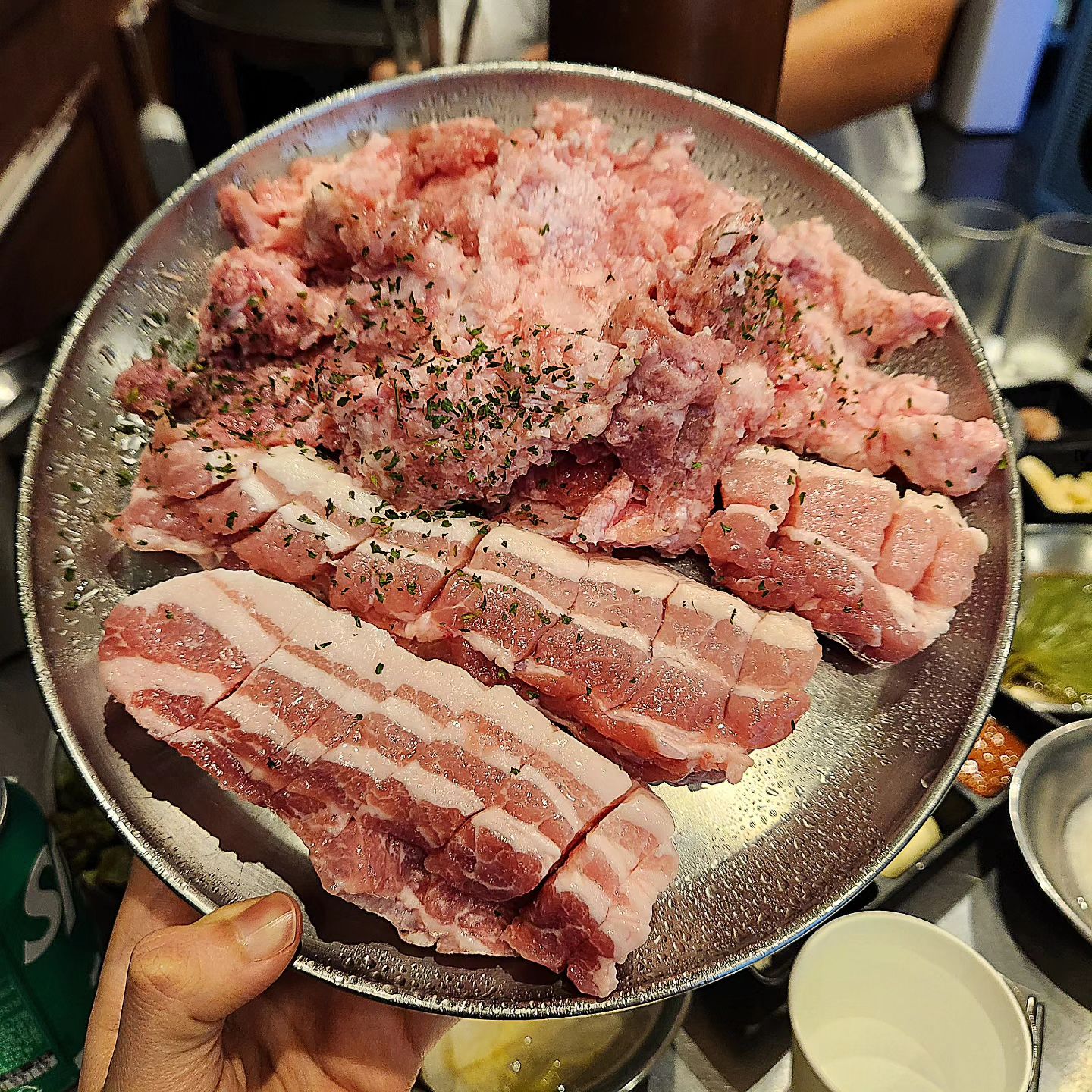 .
유스타님 모갬님과 함께하는 봉명미식회
가격이 미쳤다 엄청 저렴하다,,,
삼겹살이랑 오도독갈비 주문했는데
다음에 꼬들살 먹으러 또 와야지!
그리고 셋 다 반한 돼지김치찌개🥘
칼칼한게 존맛탱이어따
.
.
#미진축산
대전 유성구 온천북로13번길 21 / 봉명동 615-2
일요일~목요일 17:00~24:00 (LO 23:00)
금요일~토요일 17:00~02:00 (LO 01:00)
매주 1, 3번째주 월요일 휴무