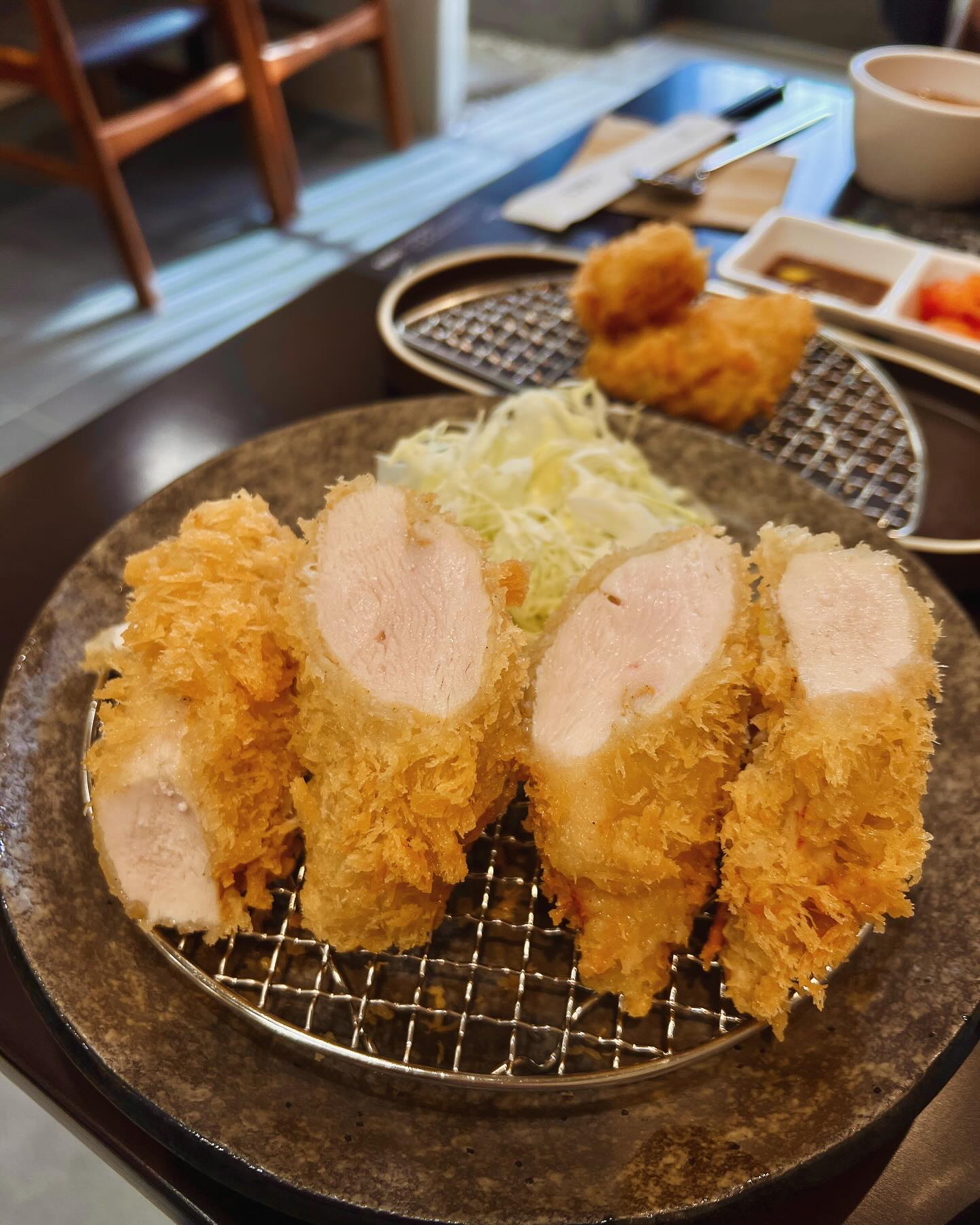 닭가슴살 돈카츠가 맛있는 동성로 신상맛집 모카츠 
모듬은 기본적으로 맛있고 반전매력 부드러운 닭가슴살로 만든 카츠, 토리카츠가 맛있었던 신상식당, 모카츠 

• 위치: 대구광역시 중구 동성로6길 58 1층 모카츠
• 영업시간 : 11:30-21:00 (브레이크타임 15:30~16:00)
• 매주 월요일 휴무
• 주차장 X

#대구신상맛집 #동성로신상맛집 #모카츠 #토리카츠 #동성로맛집 #대구맛집 #동성로맛집