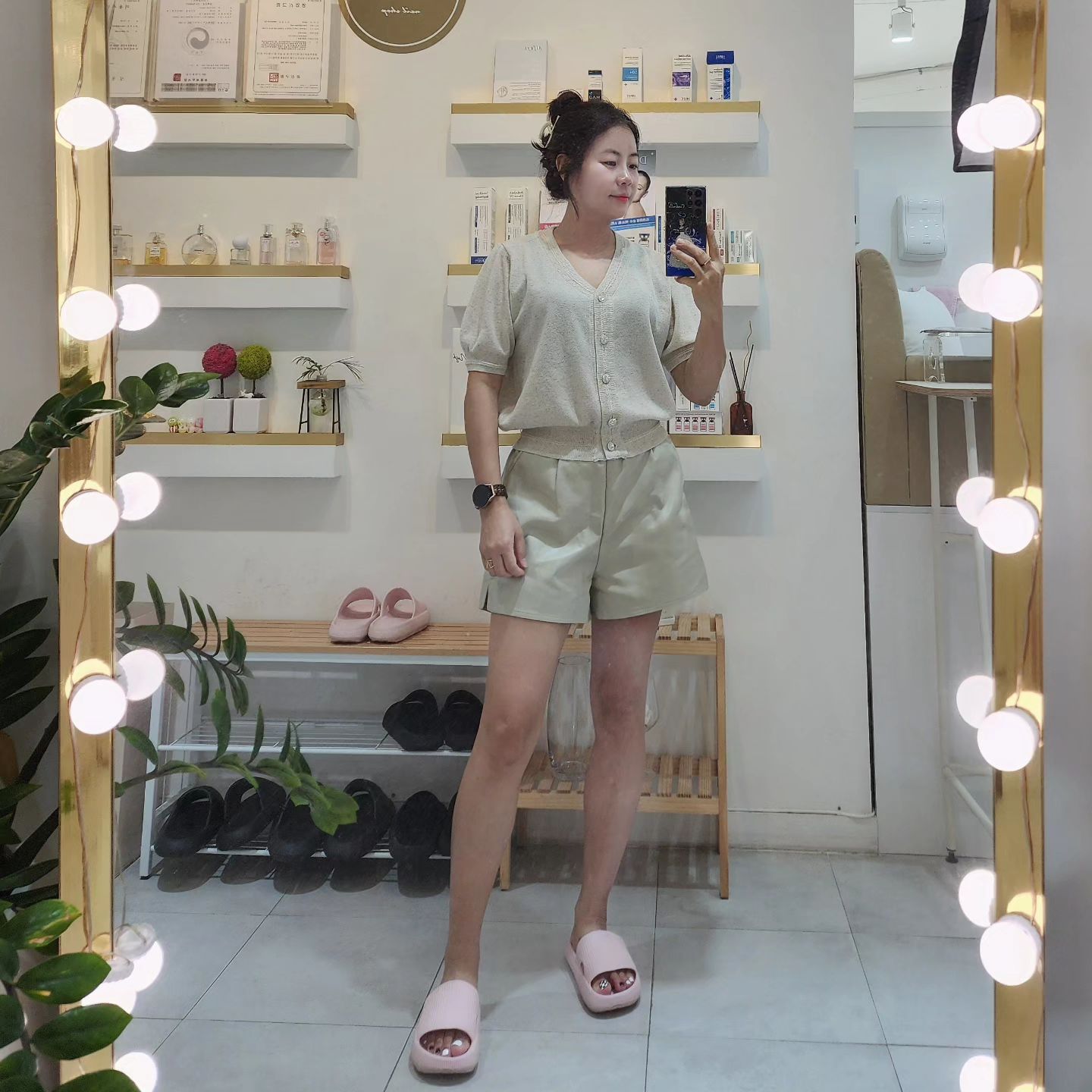 엄훠!!!
대체 몇 등신ㅋㅋ
이 집 거울 일 잘 하네🫰