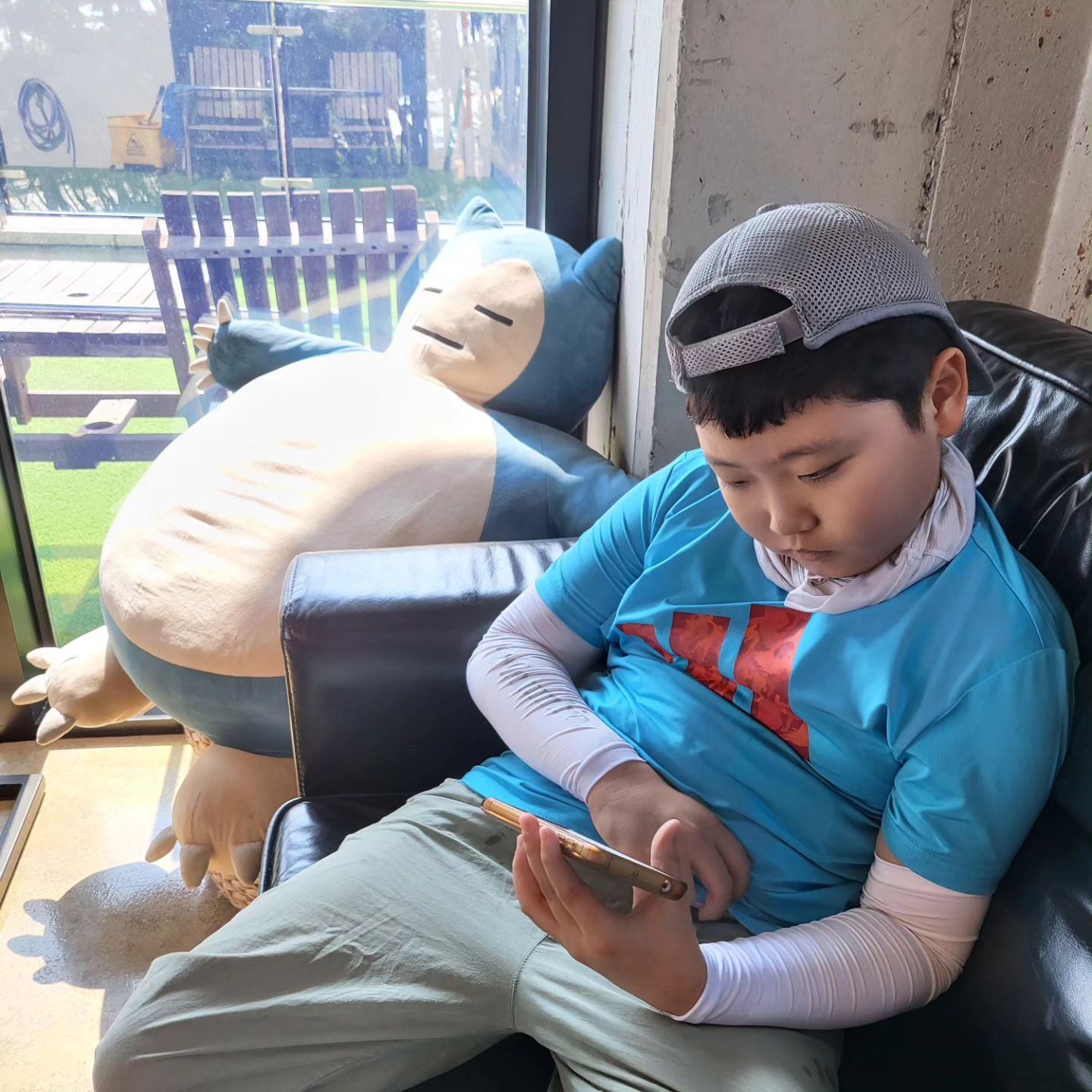 잠만보인형올만이네 ㅎㅎ
가을인데 여름같은요듬

#데이트#카페#생각#연하남#빵