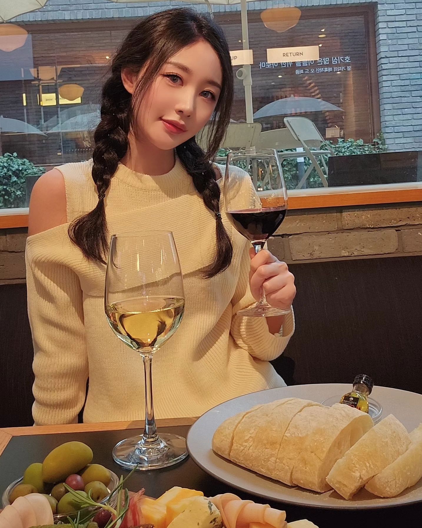 🥰 🍷🥂🍸🍹🍾
.
.

#selca #selfie #model #ootd #오오티디 #여행 #여행스타그램