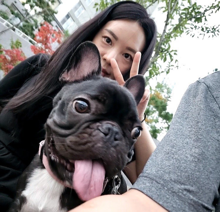 웅이랑 산책하면서 셀카 찍었쟈나~🐷♥️🐶🤳
.
.

#selfi #멍스타 #반려