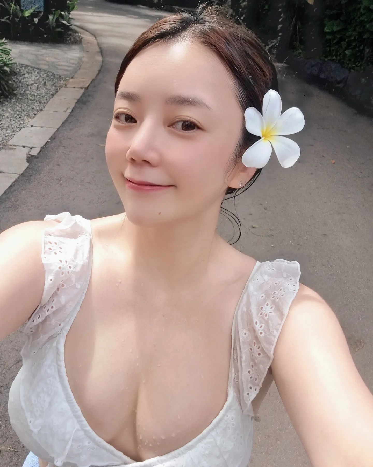 꽃 못참지🤗🫰
⠀
⠀
⠀
⠀
⠀
⠀
아마도........몇년은 없을 #비키니샷⠀
#꽁달희 #셀카 #selfie
#뷰티블로거 #뷰티인플루언서
