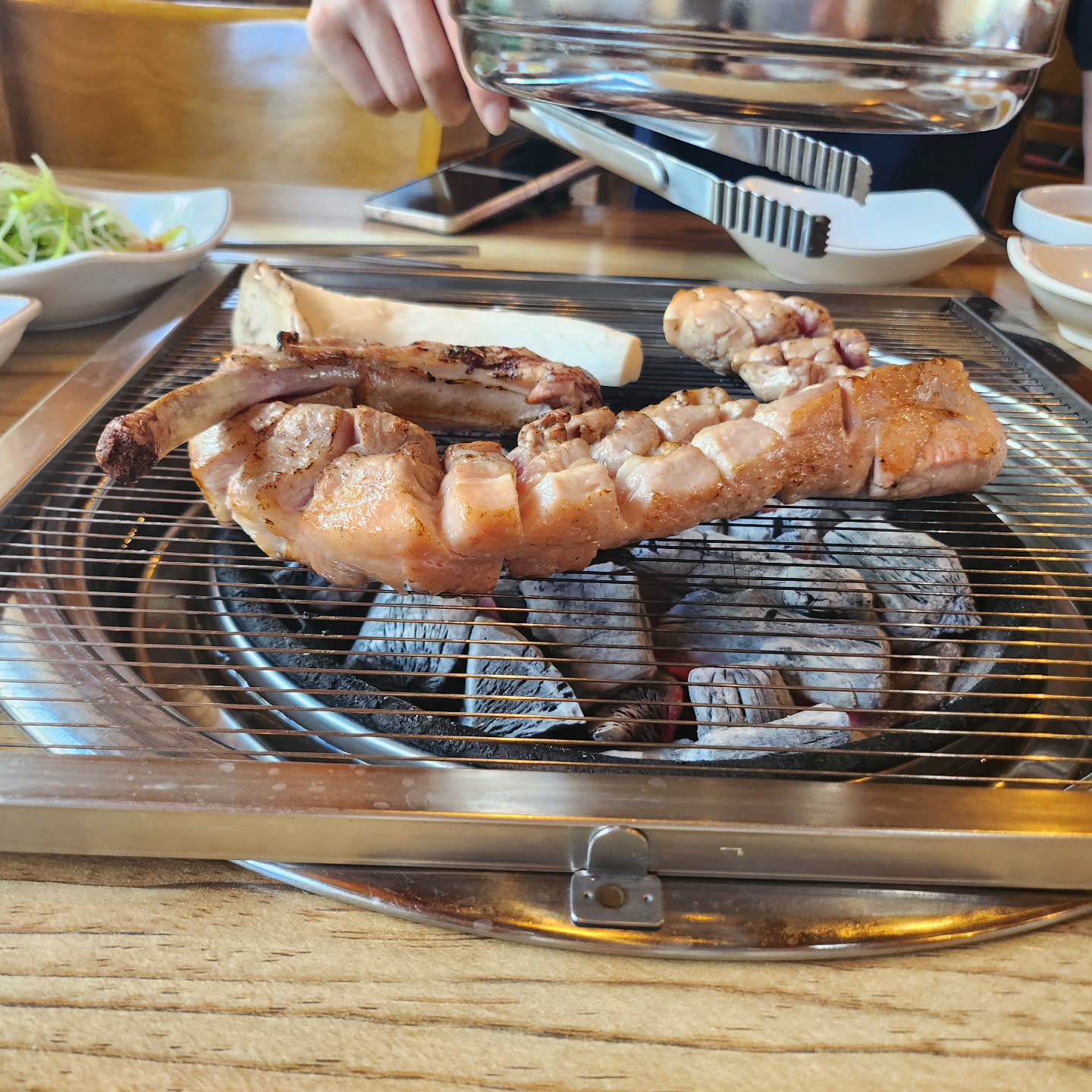 꼬기를 사랑한 나...
진짜 너무 맛있구요...
후... 고깃값 벌어와야지...