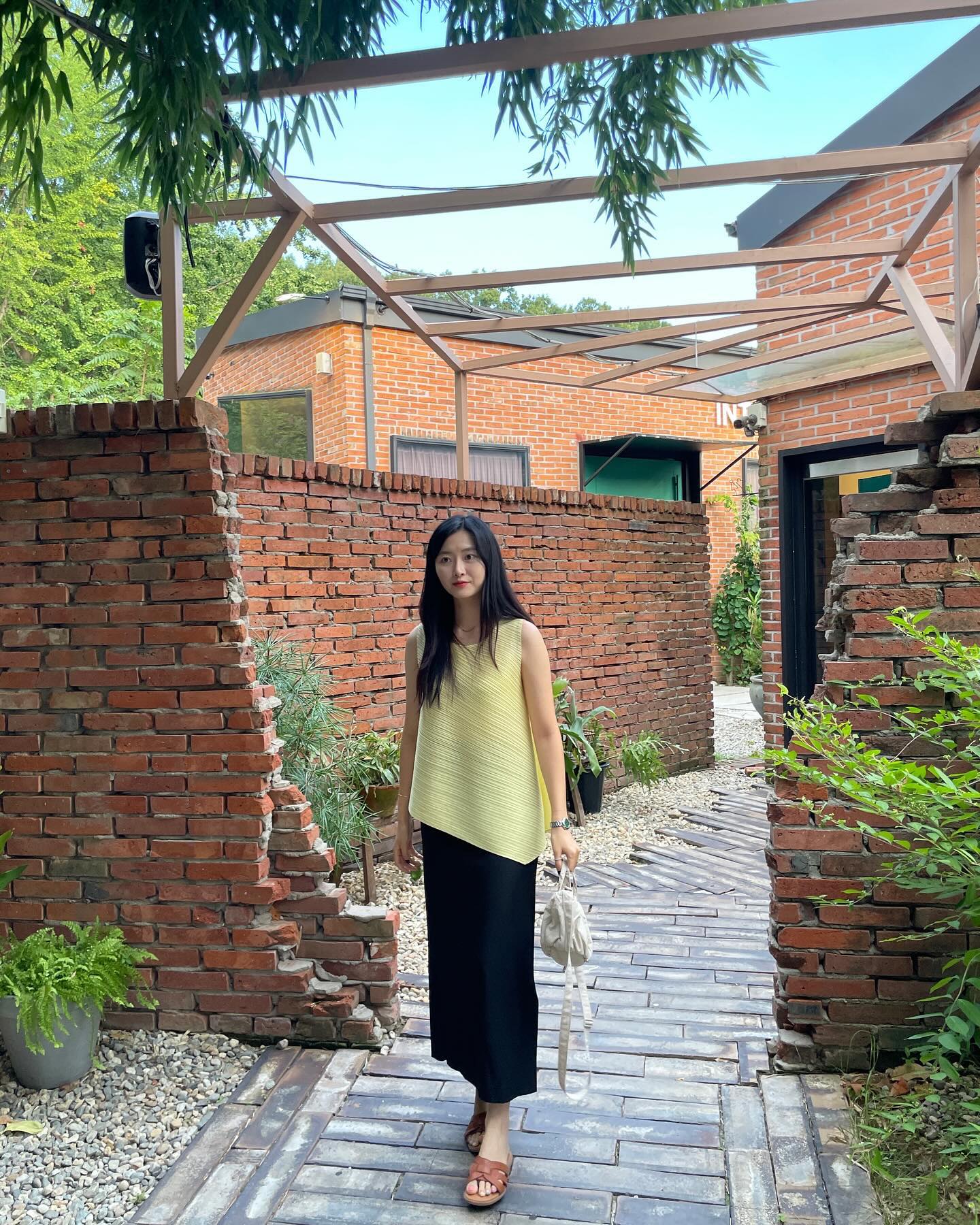 여름도 끝🤭🍁
올 여름 잘 입었던 제이드몽 플리츠
가을템 쇼핑하러 가봐야겠어요
-
j__mong 

#플리츠 #플리츠맛집 #제이드몽 #롱스커트코디