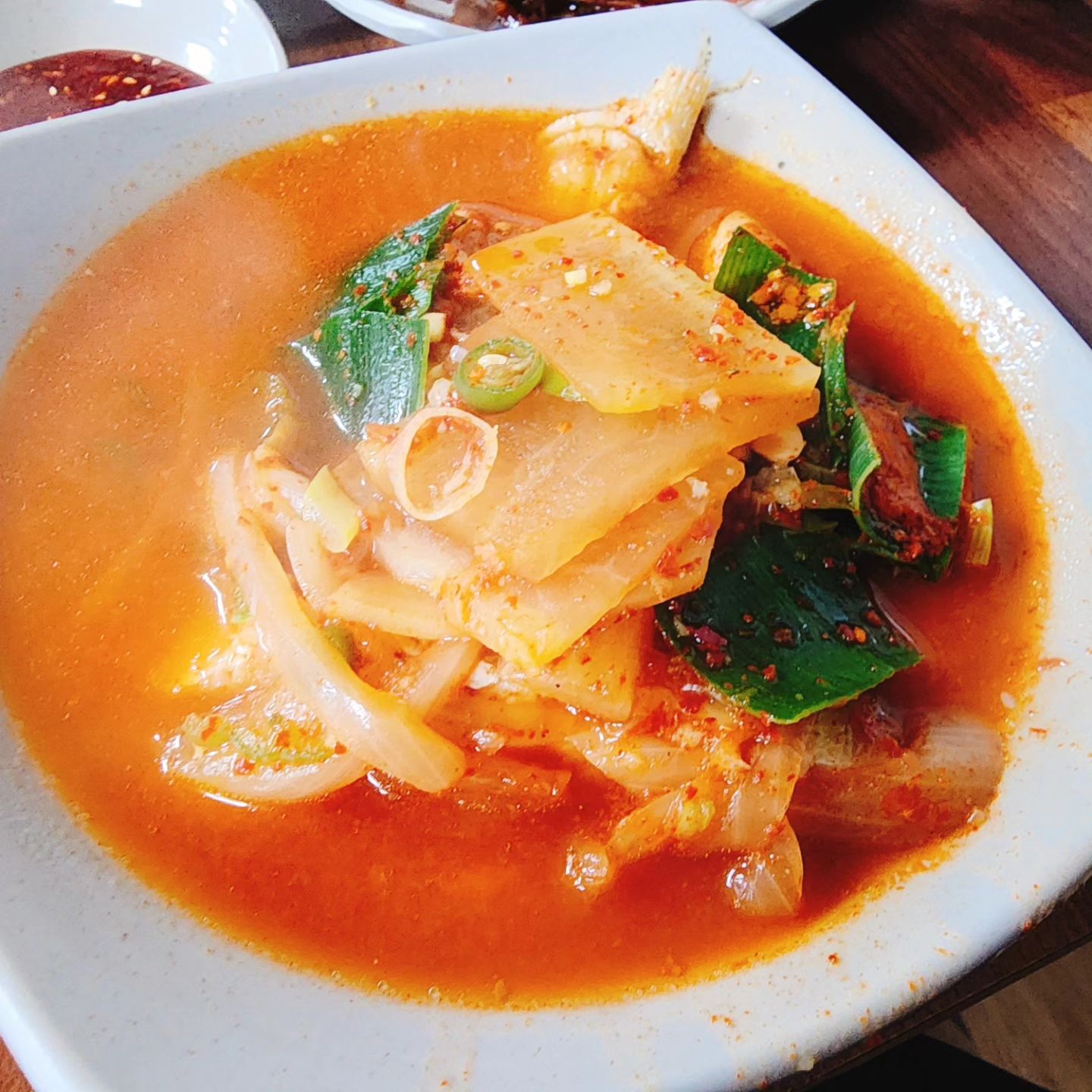 #밀양시골밥상

겨울이면 너무 생각나는 곳♡

따뜻한 국물의 가자미찌개가
너무 맛있는 곳이라 또 먹으러 다녀왔어요

추운날씨에 이만한 곳도 없는 거 같아요

#울산태화동맛집 #울산가자미맛집 #울산가자미찌개 #울산맛집