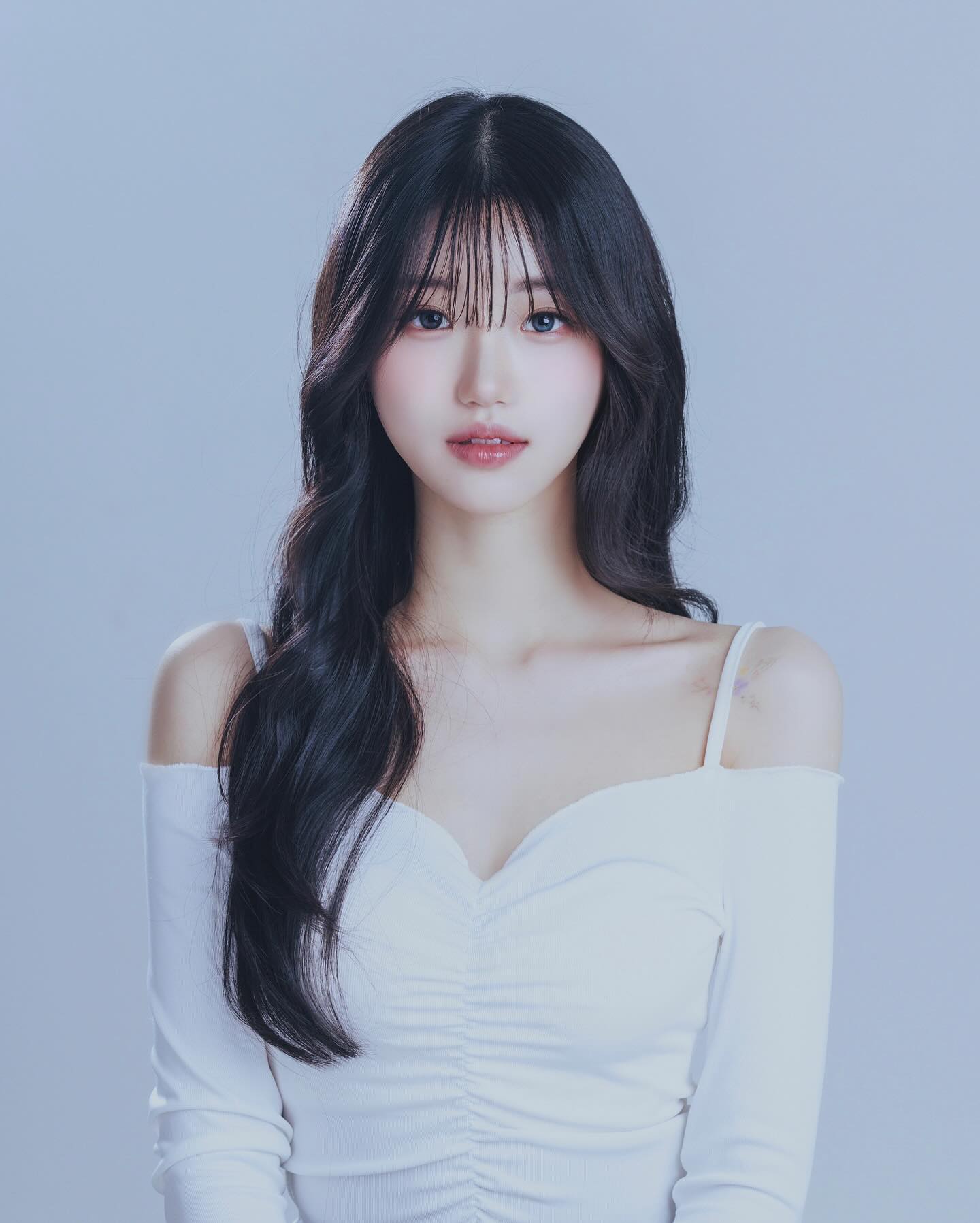 쿨톤 프로필💙

요즘은 스튜디오 촬영에 더 재미가 들린 거 같아요😆
매년 새로운 프로필 촬영하기 버킷리스트 추가 ✔️

📸 playoff_jito 
💄 makeup.narae