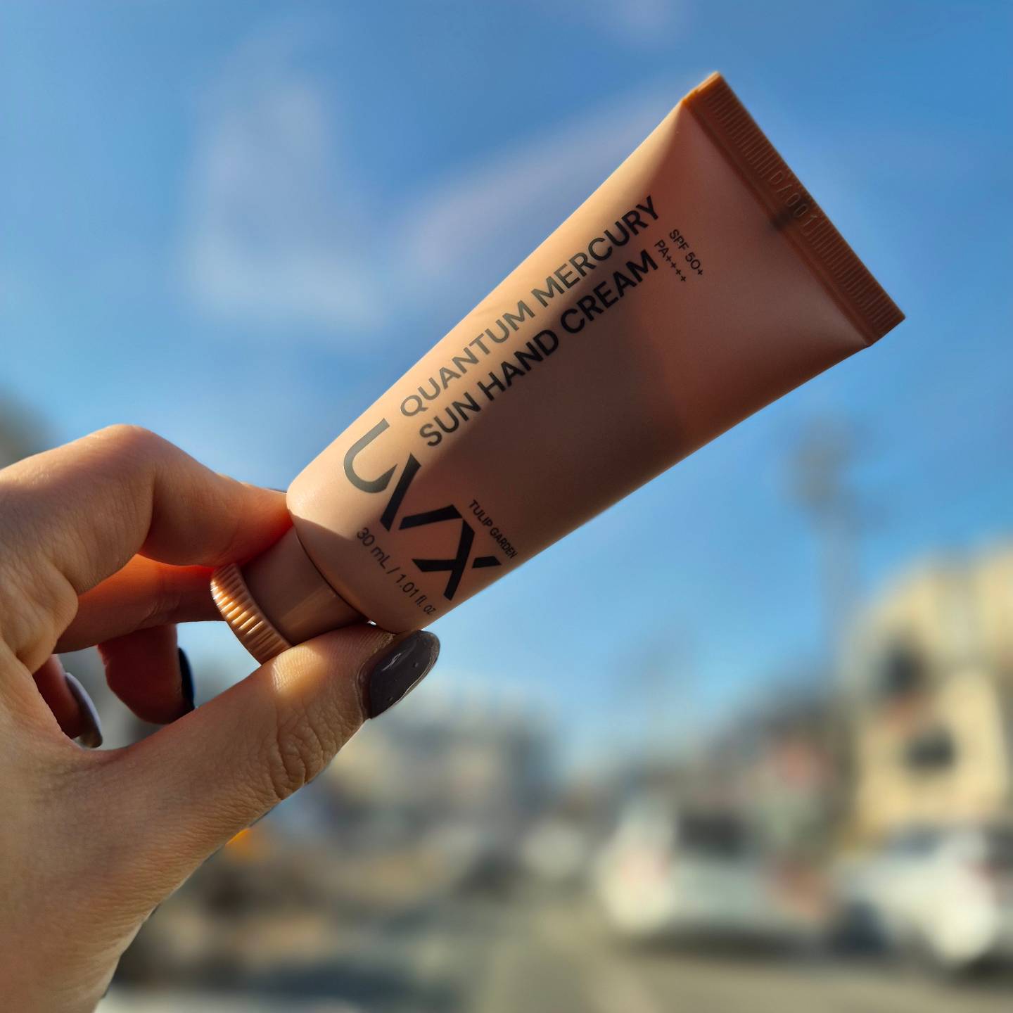 #할인구매 uvx_suncare #UVX #UVX핸드크림
뜨거운 자외선, 손도 케어해야죠☀️☀️☀️
퀀텀 머큐리 선 핸드크림👋
핸드크림만 바르면 손도 자외선 차단!!
보습도 되니 알석아죠✨️

야외 활동, 동남아여행 시 필수가 되버린 어이템이에요~
#손케어 #손관리 #핸드케어 #핸드크림선물 #뷰티 #시어버터핸드크림 #맛집 #08L #일상 #패션 #신상품나왔을땐 #퍼퓸핸드크림 #핸드로션 #핸드크림 #여행