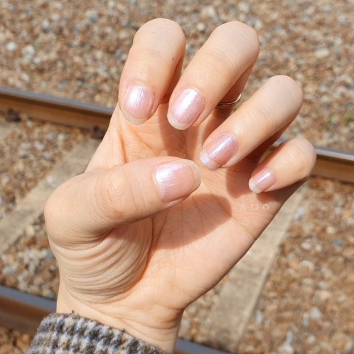 #협찬 🌸손끝에도 봄이 폈어요
OPI의 스프링 컬렉션 Me, Myself and OPI
쉬머 컬러의 매력에 퐁당!
영롱한 펄 컬러부터 파스텔컬러까지
바르기도 쉽고 1콧 2콧 매력도 달라서 활용하기 좋아요
생각보다 더 생활 스크래치에도 강하고 손도 답답함 없이 편했어요
OPI 스프링 바이브로 물들여보세요:)

📍현재 공식몰에서 단독 프로모션 진행 중
✔️스프링컬렉션 20%할인
✔️단품 구매 시, 리무버 30ml 증정
✔️3개 이상 구매 시, 스타트투피니쉬 15ml 추가 증정

.
.
🍒
#OPI #셀프네일 #OPI스프링컬렉션 #컬러네일 #찹찹찹발랐네 #ㅎㅁㅇ리뷰