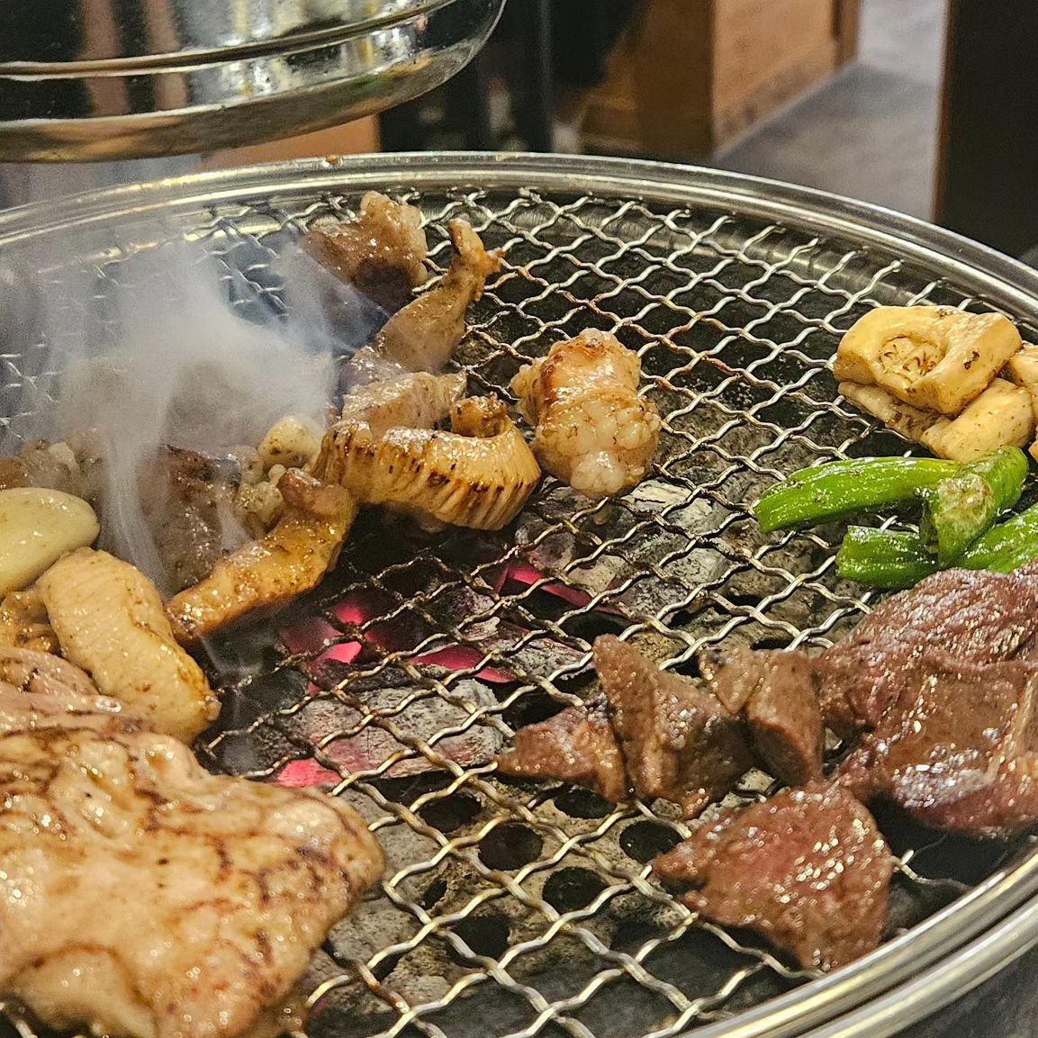 #광명대창집 
-
군산 조촌동에 새로 오픈한
광명대창집에서의 주말👏👏👏

요즘 대창 땡겼는데
맛집 생겨서 넘 기뻐요오오...

소맥과 함께 #불토

but... 물가는 미쳤다🥹

💫모듬구이(510g)_49000원
 + 2000원 추가시 한우로 업그레이드‼️
💫양볶음밥_10900원

📍광명대창집 군산점
✔️전북특별자치도 군산시 궁포안1길 17
✔️매일 17:00 - 02:00
-
#먹쀼 #먹쀼_군산 #군산맛집 #조촌동맛집