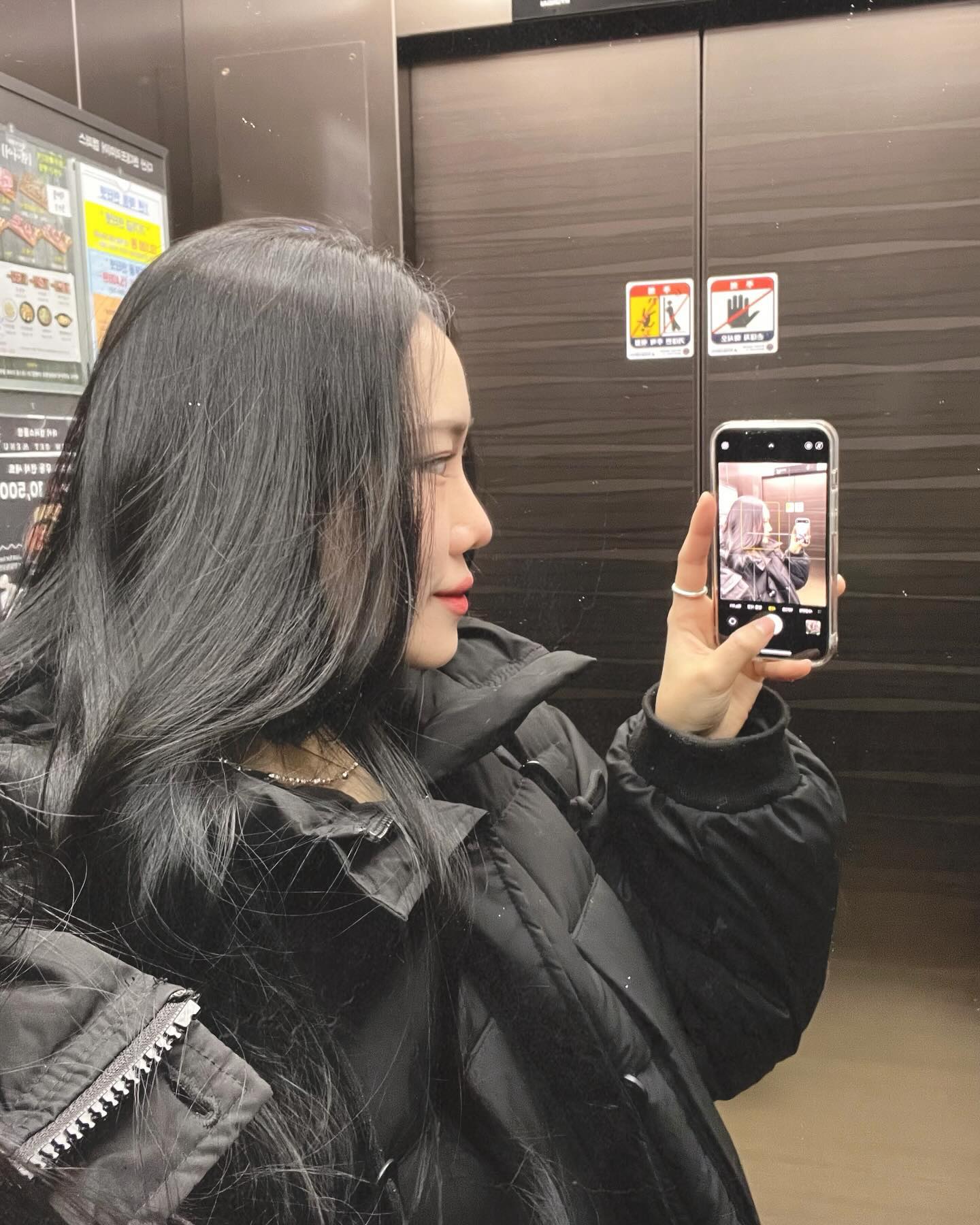 입맛 없어서 하루 한끼 그릭요거트만 먹어 근데 그것도 배불러🤤또 근데 먹고싶은건 많아 왜 그러니 ㅎ