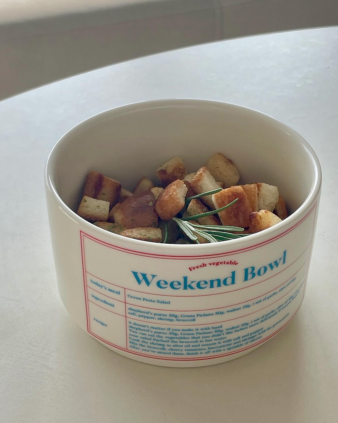 #weekendbowl 🌿

남은 짜투리식빵도 알차게 소비🤎

버터에 살살 볶아주다가 알룰로스설탕 뿌려서 마무리하면
꼬숩고 달코옴한 크루통 완성✨

#제품제공 mynormal_foods 
#마이노멀 #노멀리즈5기 #기분좋은식습관 #식단일기
#짜투리식빵 #크루통