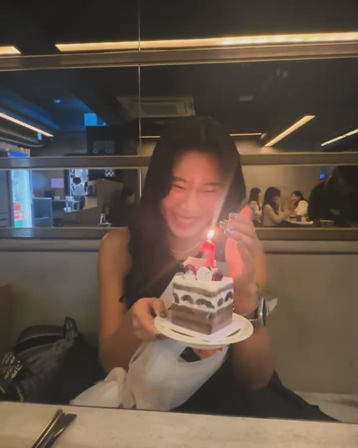 🎂Happy birthday to me🎂
사랑 가득모아 9월29일 생일 *.*

행복한 생일 보내게 축하받고 선물받고 만나줘서 고마워 🤍 모두들 🤍
생일축하해줘서 모두들 고마워 ((한달내내 가보자고 (?))
오늘 하루도 즐거운 나 (o´〰`o)♡*✲ﾟ*｡ 

#생일 #내생일 #happybirthday