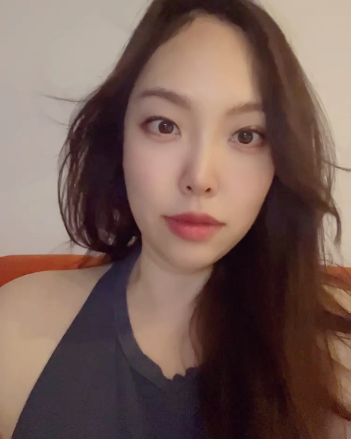 #셀스타그램 #근황 #데일리 #요즘
#고양이누누슴 플러팅 성공적? 
승수동 압구정 갈수있는 부분? 
내사랑 #로라크로스 는 언제나 #행복 
새로생긴 잔머리랑 옆머리 맘에들어주시구 
#그대의눈동자에건배 
#happy 한 #고기동라이프
행복해서 기절🫠