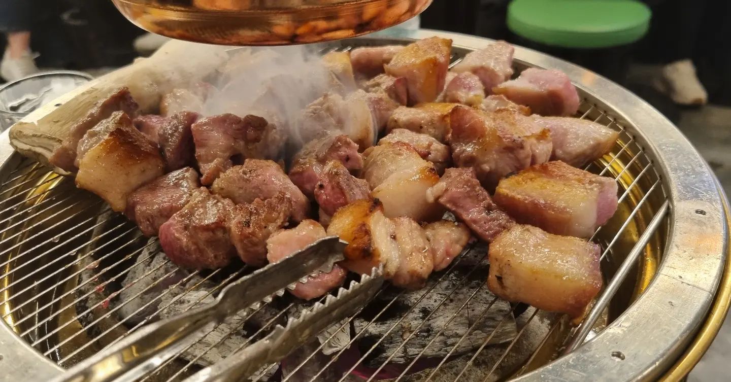 좋아하는 사람들끼리 재밌고 행복한 시간!!😋👍😋👍
.
.
.
.
#힙지로 #을지로 #독수리오형제모임 #키키 #재밌다 #행복한시간 #퇴근후 #퇴근후한잔🍶 #일상 #일상스타그램🐥 #을지정육 #고기 #삼겹살