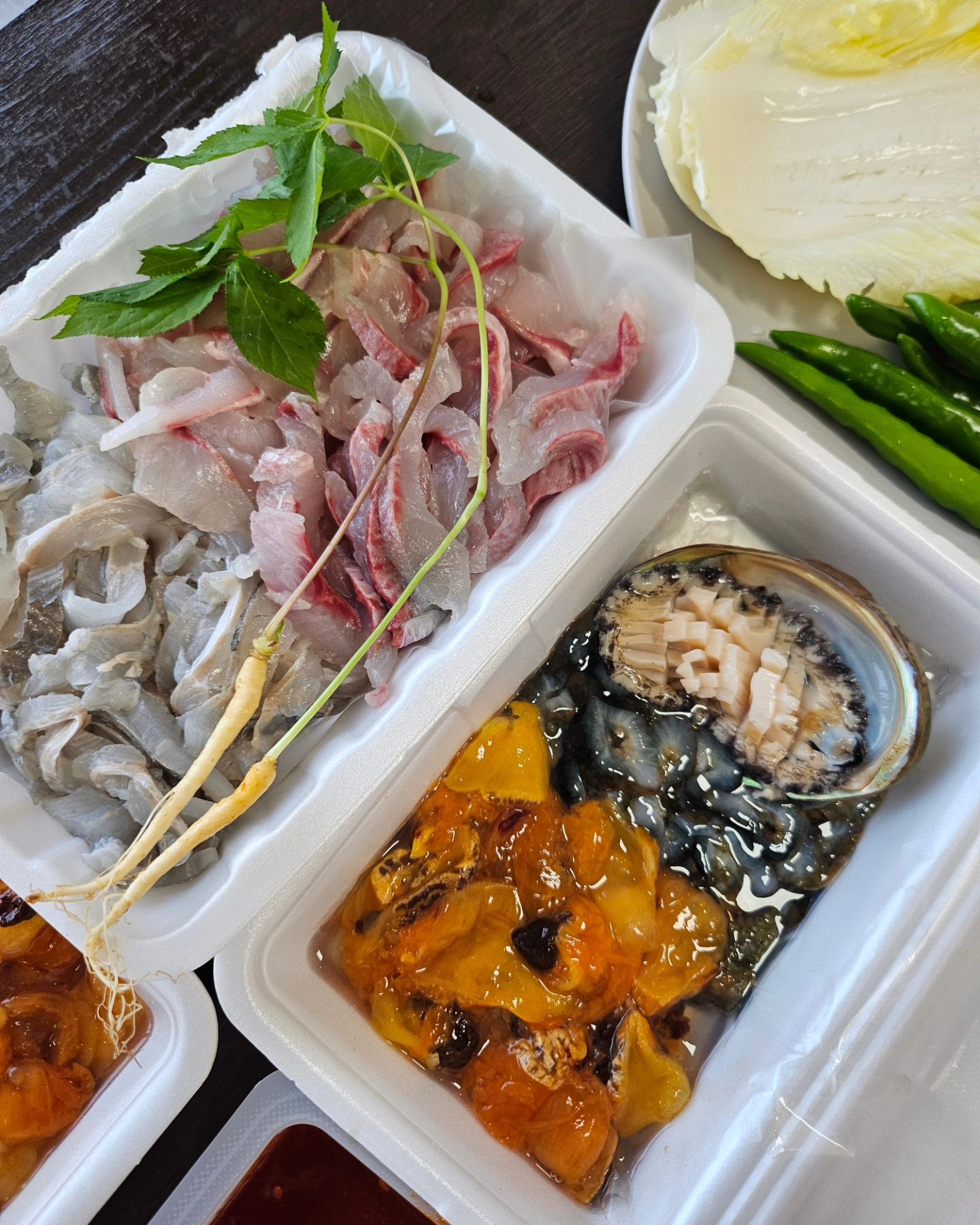 TV에도 방영된 감포 맛집 부부수산 ..🩷
활어직판장 11번 !
싱싱한 도다리 + 밀치회에
전복, 개불, 멍게까지 - 꿀맛 🥰

#경주횟집 #경주맛집 #감포맛집