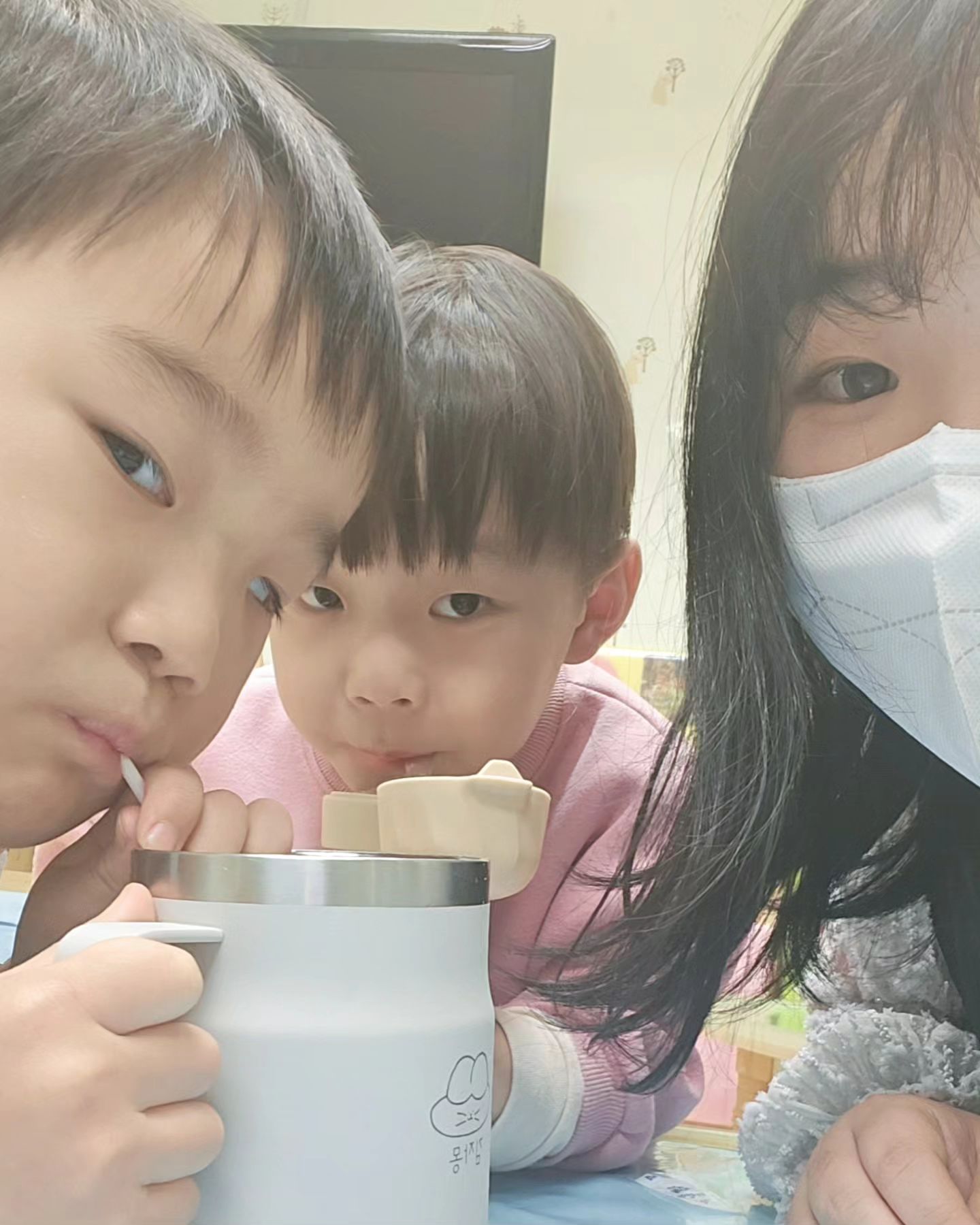 수료식 끝😥😭
너무 아쉬운 마음 가득😭
너무 보고싶을 것 같아 2년동안 
너무 고마웠어 울 아가들😭

선생님이 마지막에 아파서 미안해😭
너무 그리울 것 같아 너희 웃는 모습🥹