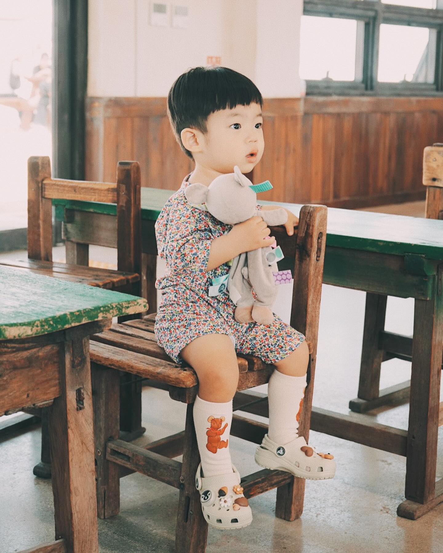 이모고모스냅 🌸
이 꼬맹이들 틈에 있으니까
지후 완전 청년이네ㅔㅔㅋㅋㅋㅋ

#시온동빈지후 #이모고모 🩷 #미니스냅
#조카그램 #이모그램 #고모그램
#주말 #일상 #공동육아 #주말스타그램