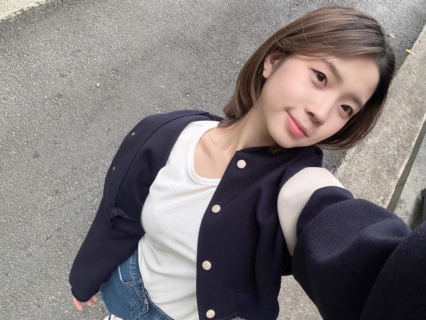 나 머리 자른거 몰랐지? 

.
.
.
.
.
.
.
.#머리 #단발 #단발레이어드 #좋아요반사 #좋아요 #좋반 #팔로우 #맞팔 #선팔 #like #follow #04 #03