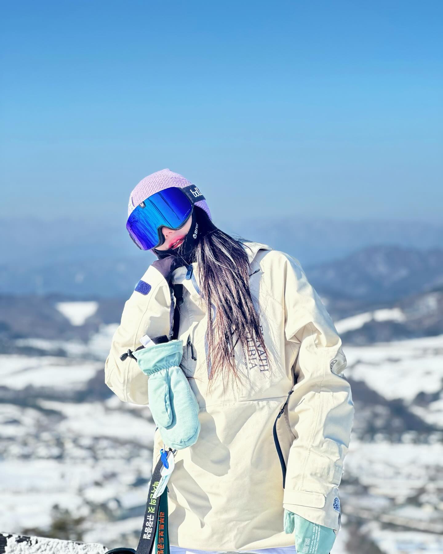 파스텔톤 겨울

색깔 조합이 꽤나 꽃보더스럽잖아?❄️☃️🩵
2월의 첫 사진을 따뜻한 느낌으로 채우는 피드갬성
내일부터 사진 폭주 할 예정이니 기대하시라

보드복은 엘나스 악세사리는 블렌트(*ᴗ͈ˬᴗ͈)ꕤ*.ﾟ

elnath_official 
blent_korea 
breath_layer 
bollekorea 
zionsnowboard