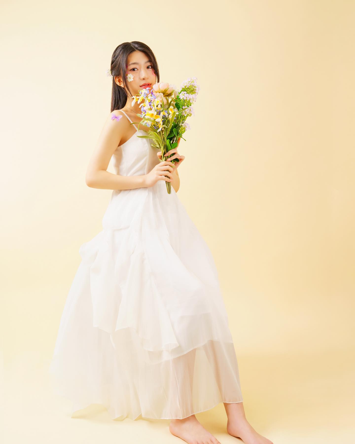 나비랑 꽃이랑…~❤️💐🦋

Photograped by - image_hyeon 
Hair&makeup - moonlight_._._00