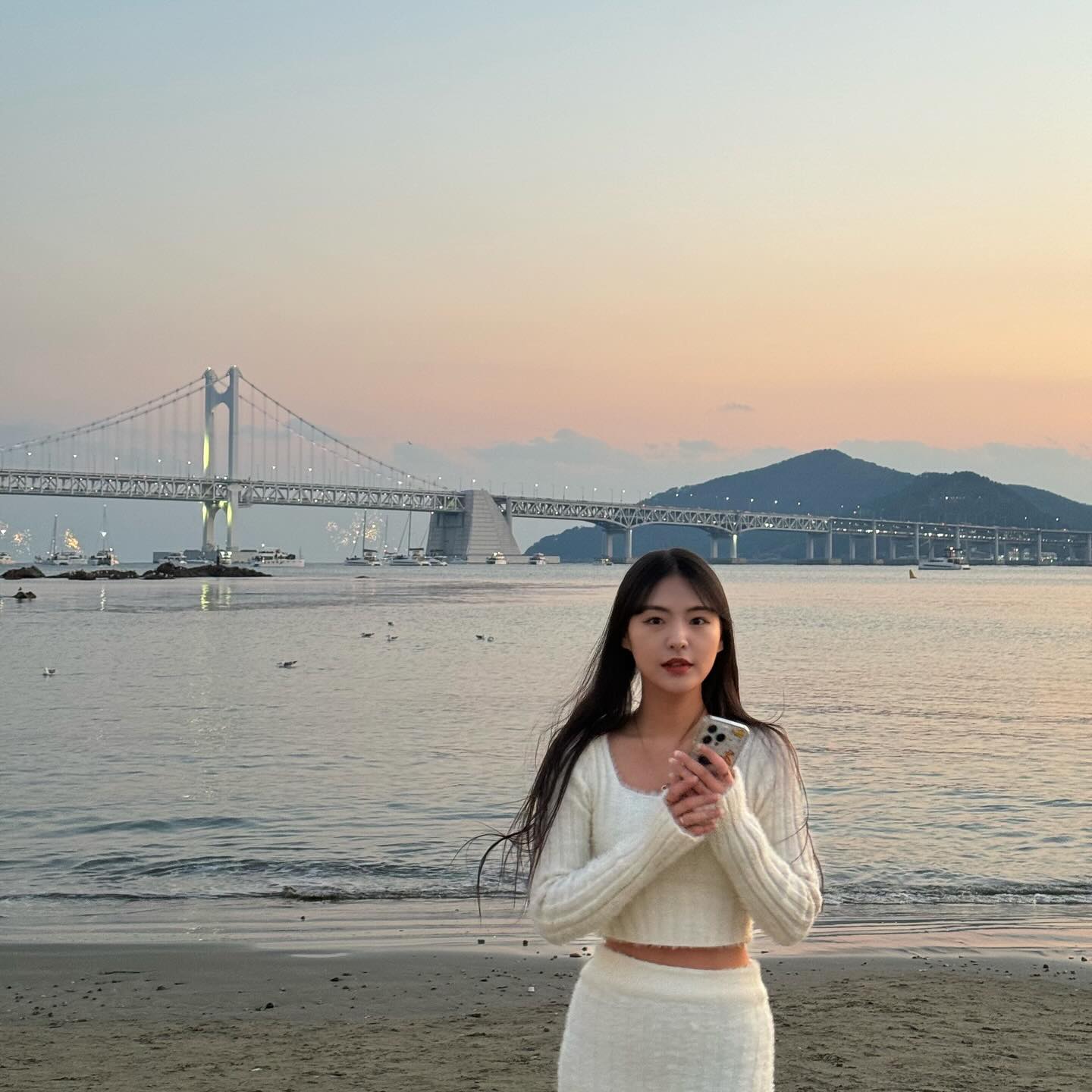 간만에 내가 쩰 조아하는 바다에서 노을 풍경으로 사진 찍어서 기분이 왕 조은 나에요 😻