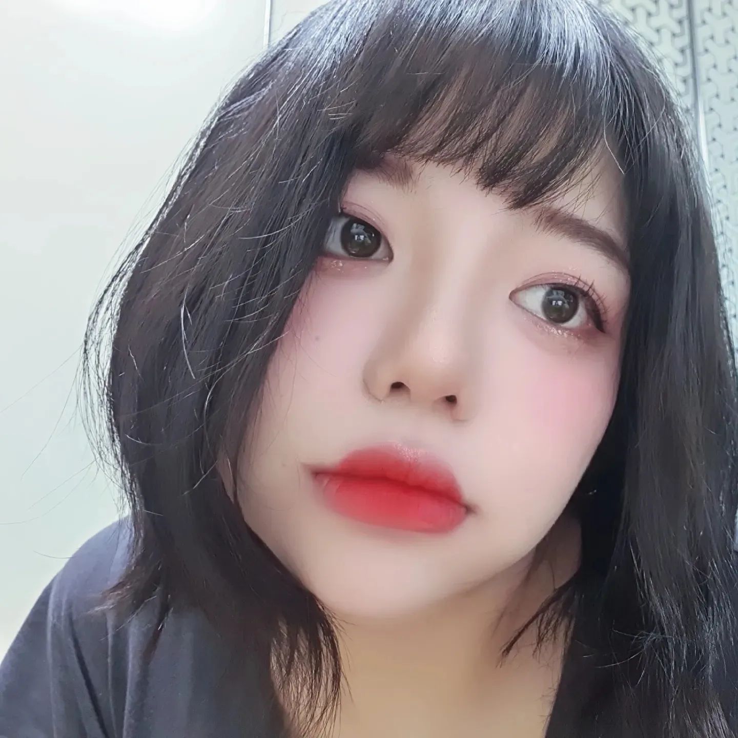 셀카 찍는 법 까머금 
어캐 찍는 거더라