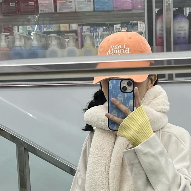 지연 on Instagram: "봄 자켓 준비완료.. ✨ ⠀ #아이러니포르노화이트라인#아이러니포르노 #남여공용#자켓 #스웨이드자켓#비건스웨이드 #데일리룩 #자켓추천#パンツ#outer#suede #jacket"